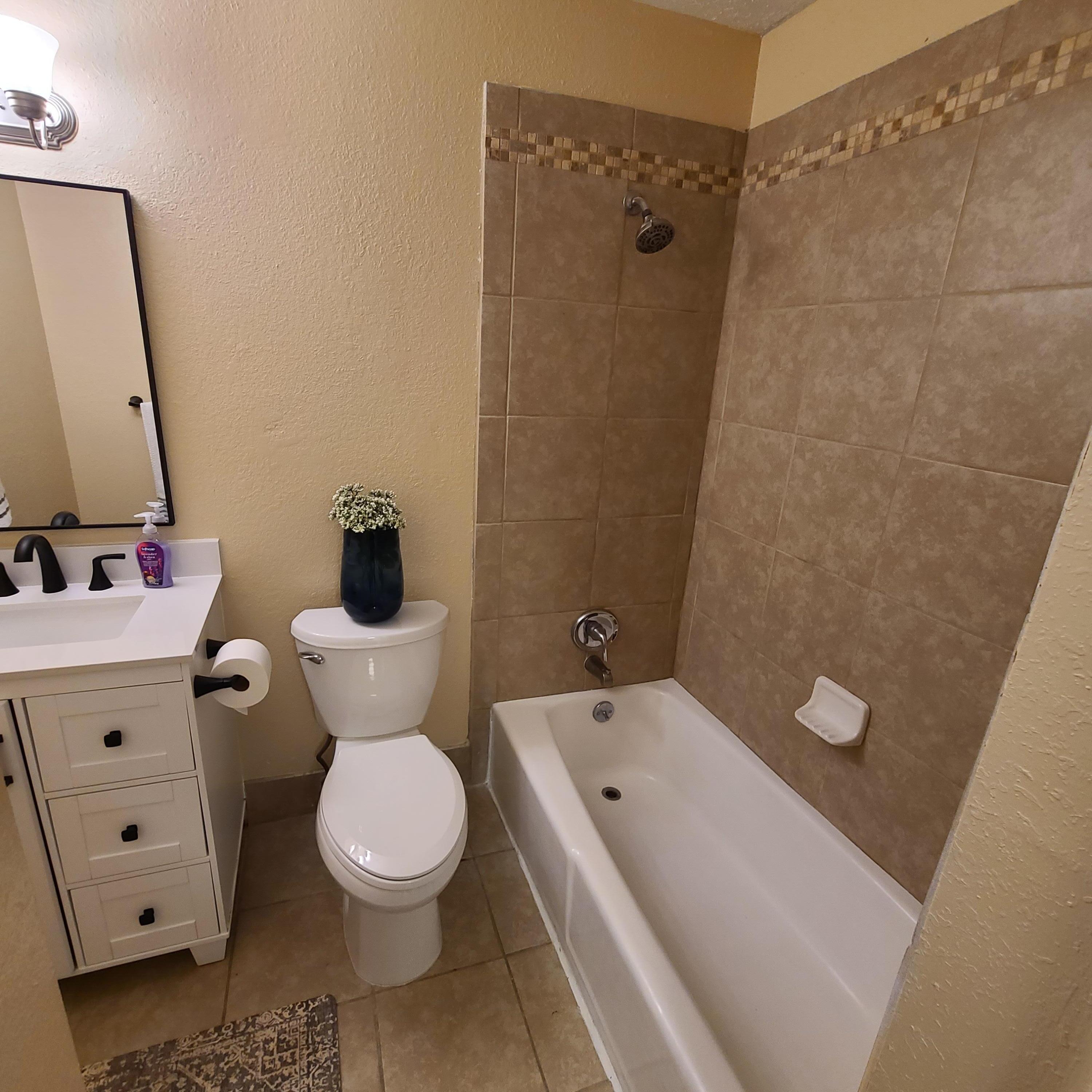 911 Country Club Drive SE Unit: H