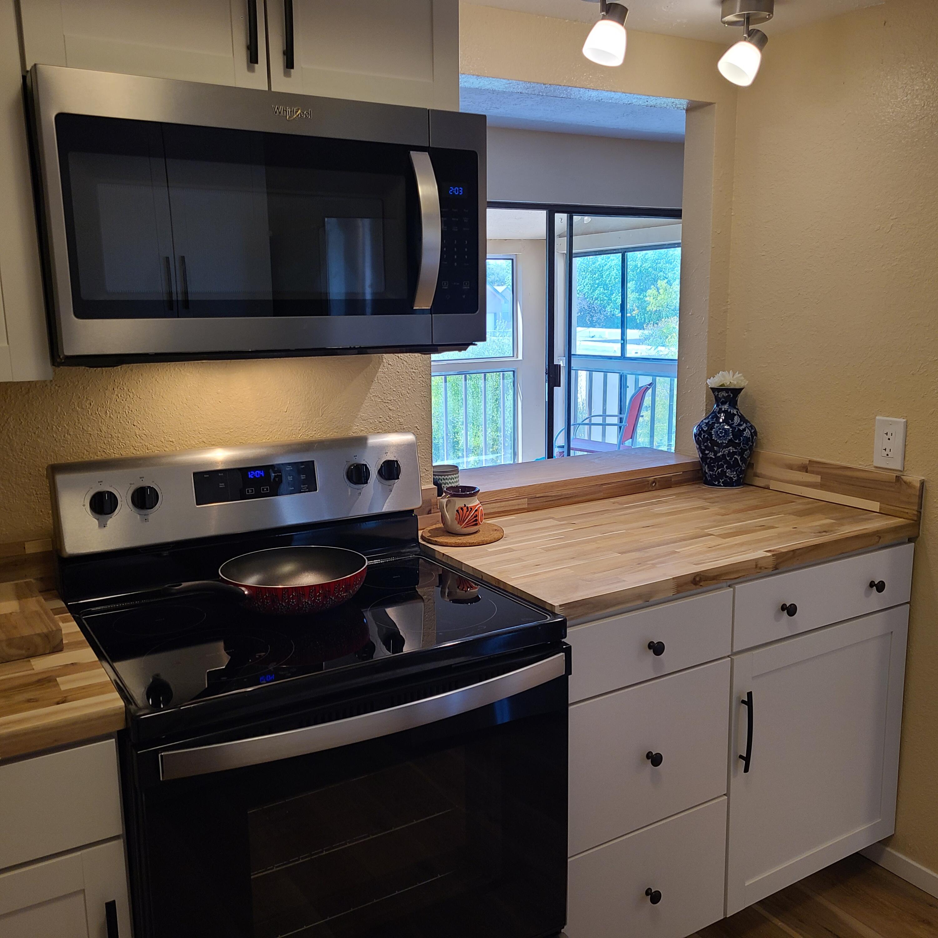 911 Country Club Drive SE Unit: H