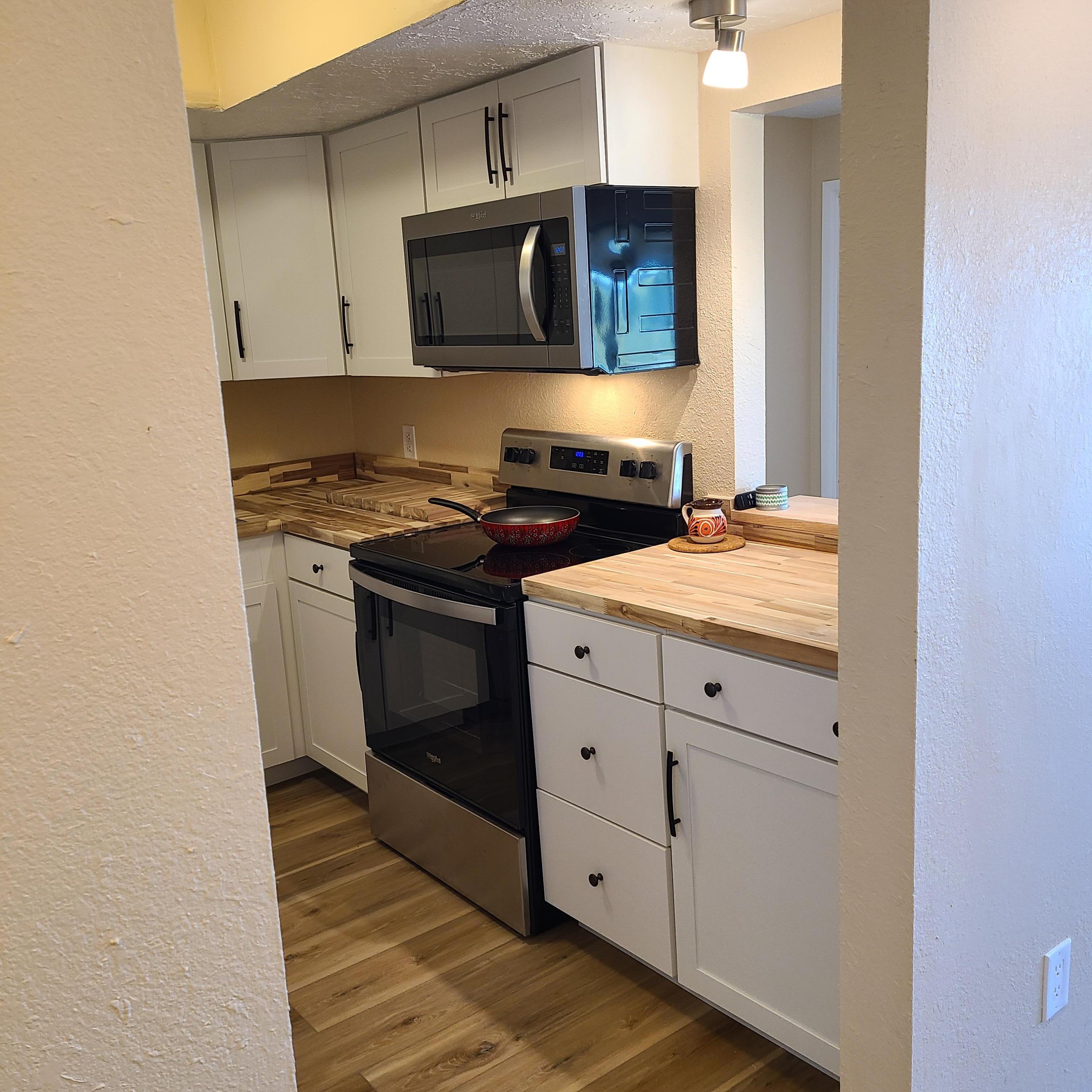 911 Country Club Drive SE Unit: H
