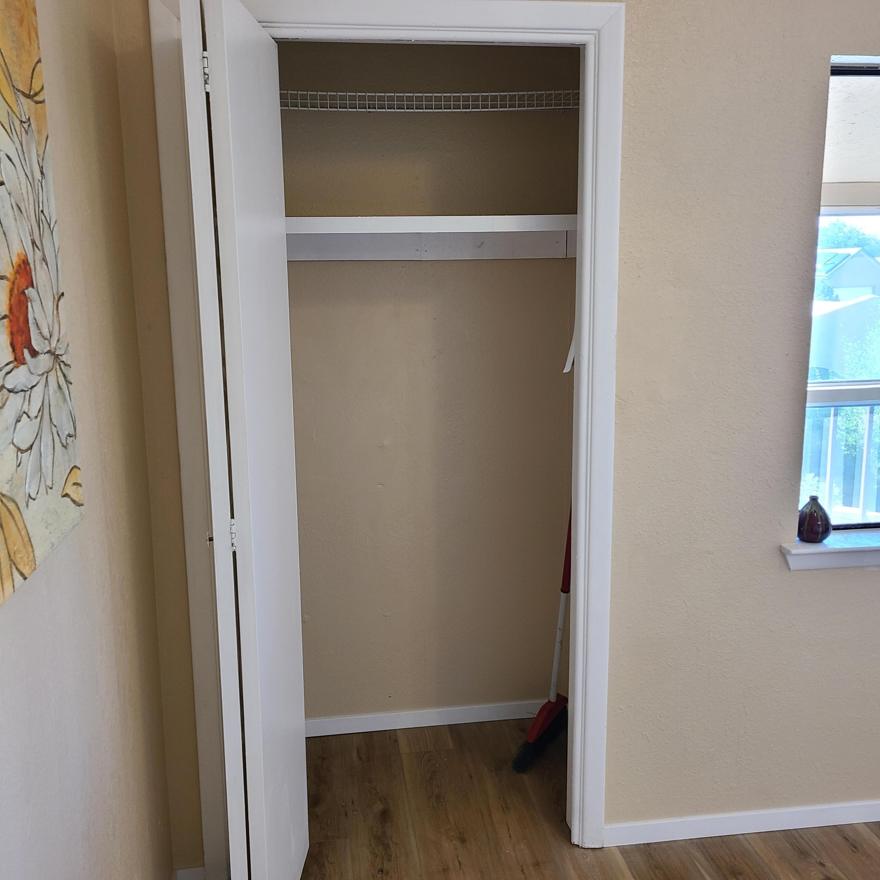 911 Country Club Drive SE Unit: H