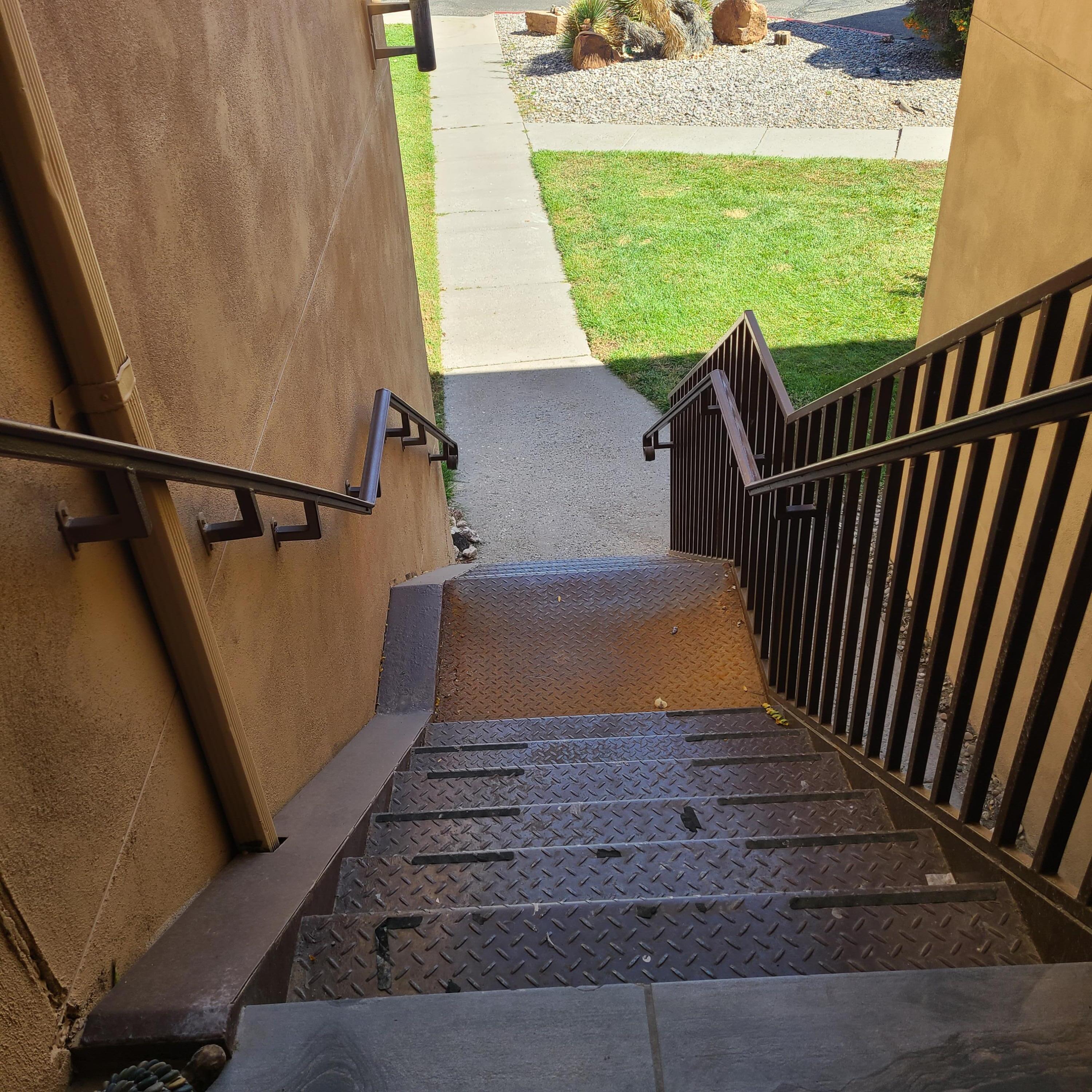911 Country Club Drive SE Unit: H