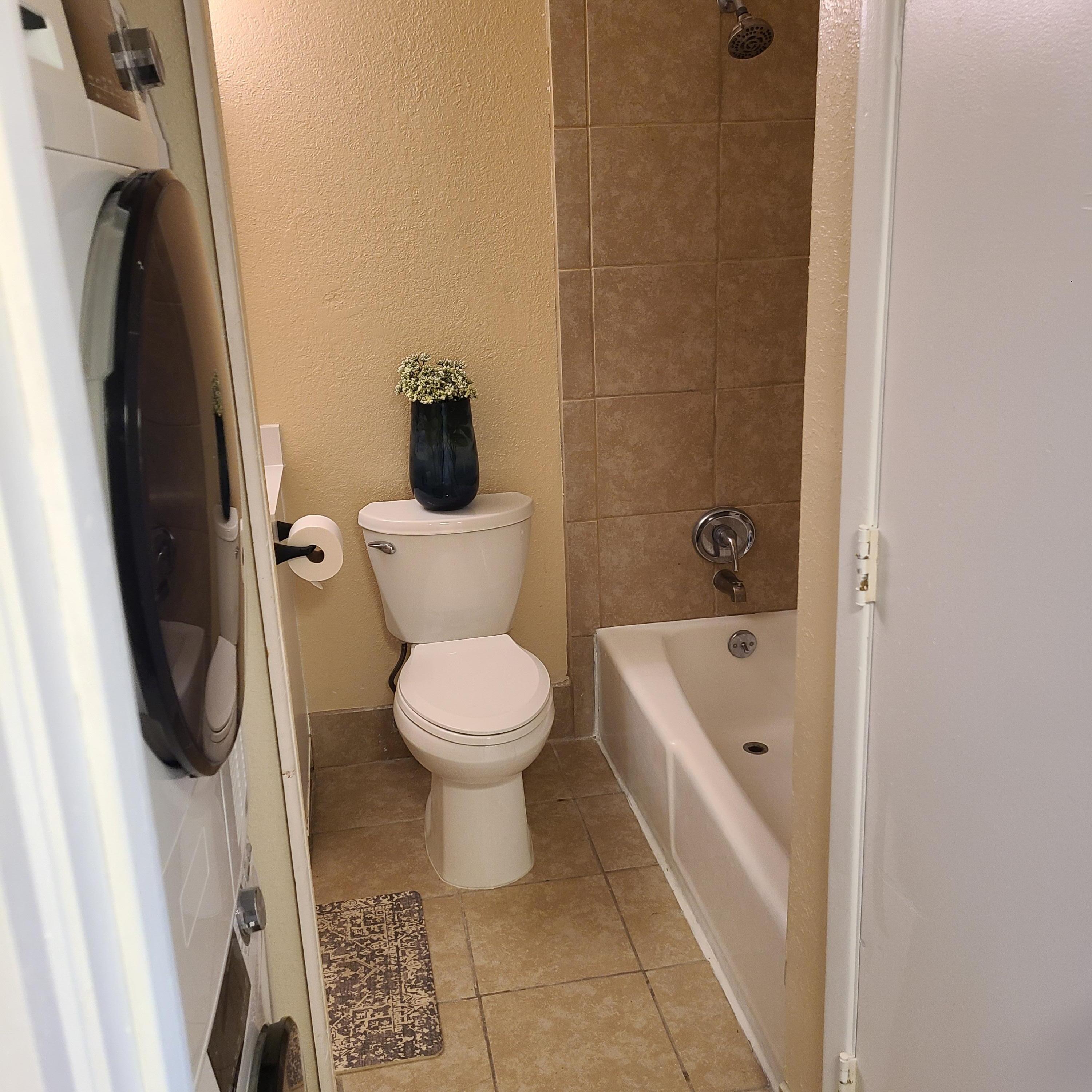 911 Country Club Drive SE Unit: H