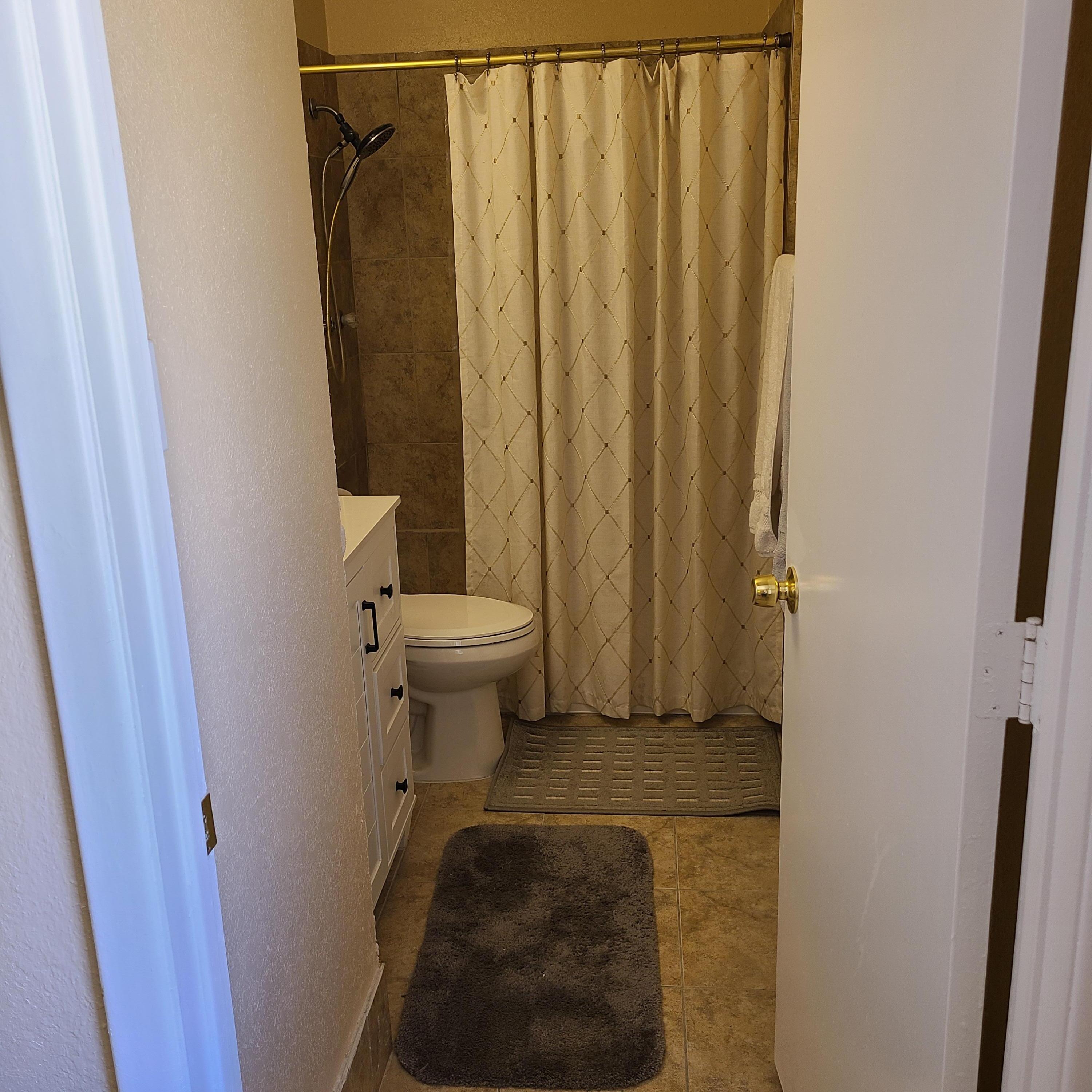 911 Country Club Drive SE Unit: H