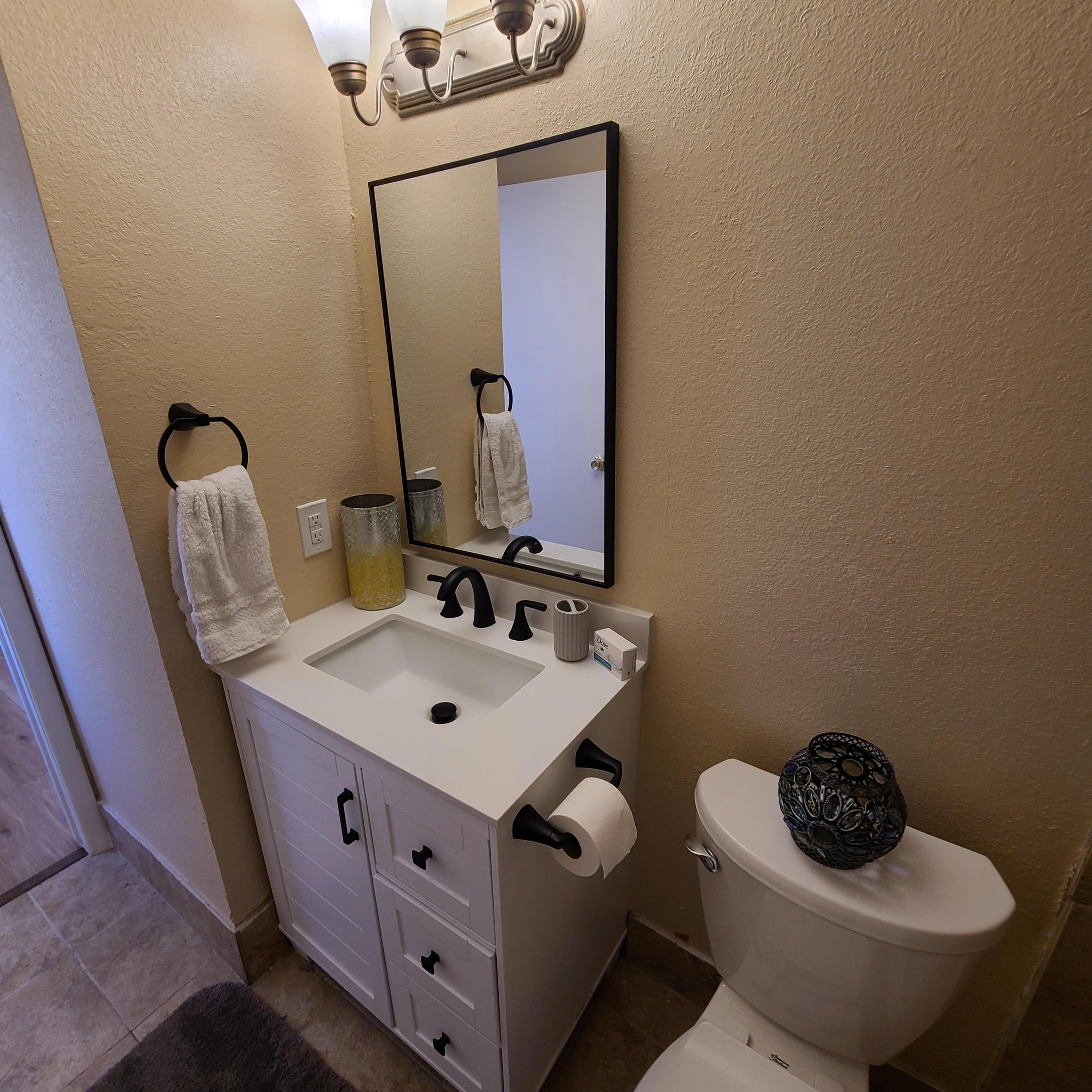 911 Country Club Drive SE Unit: H