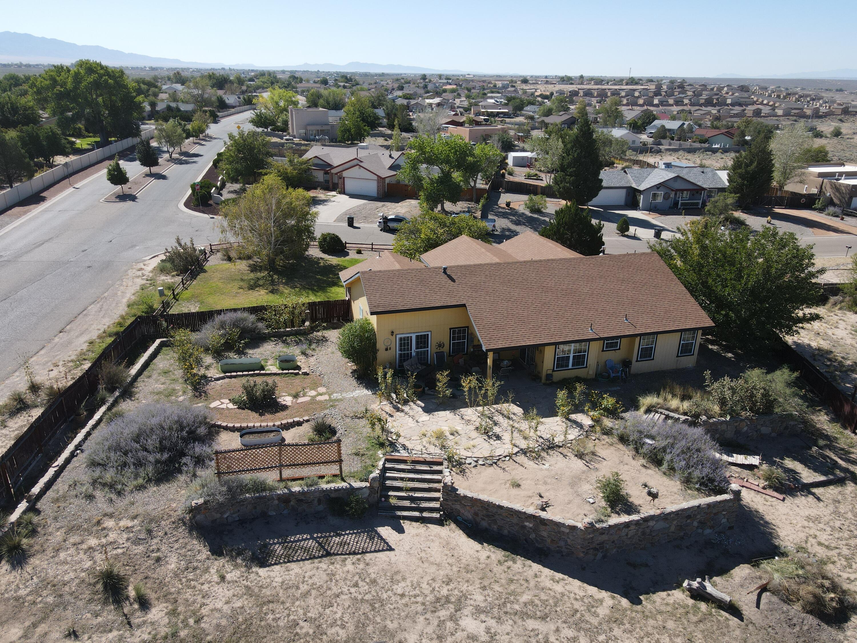 2 Hale Court