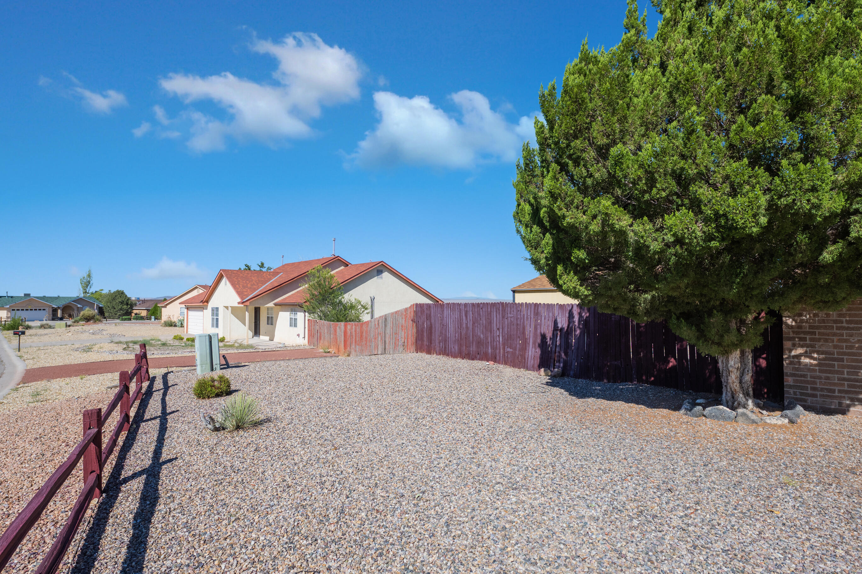 2 Hale Court