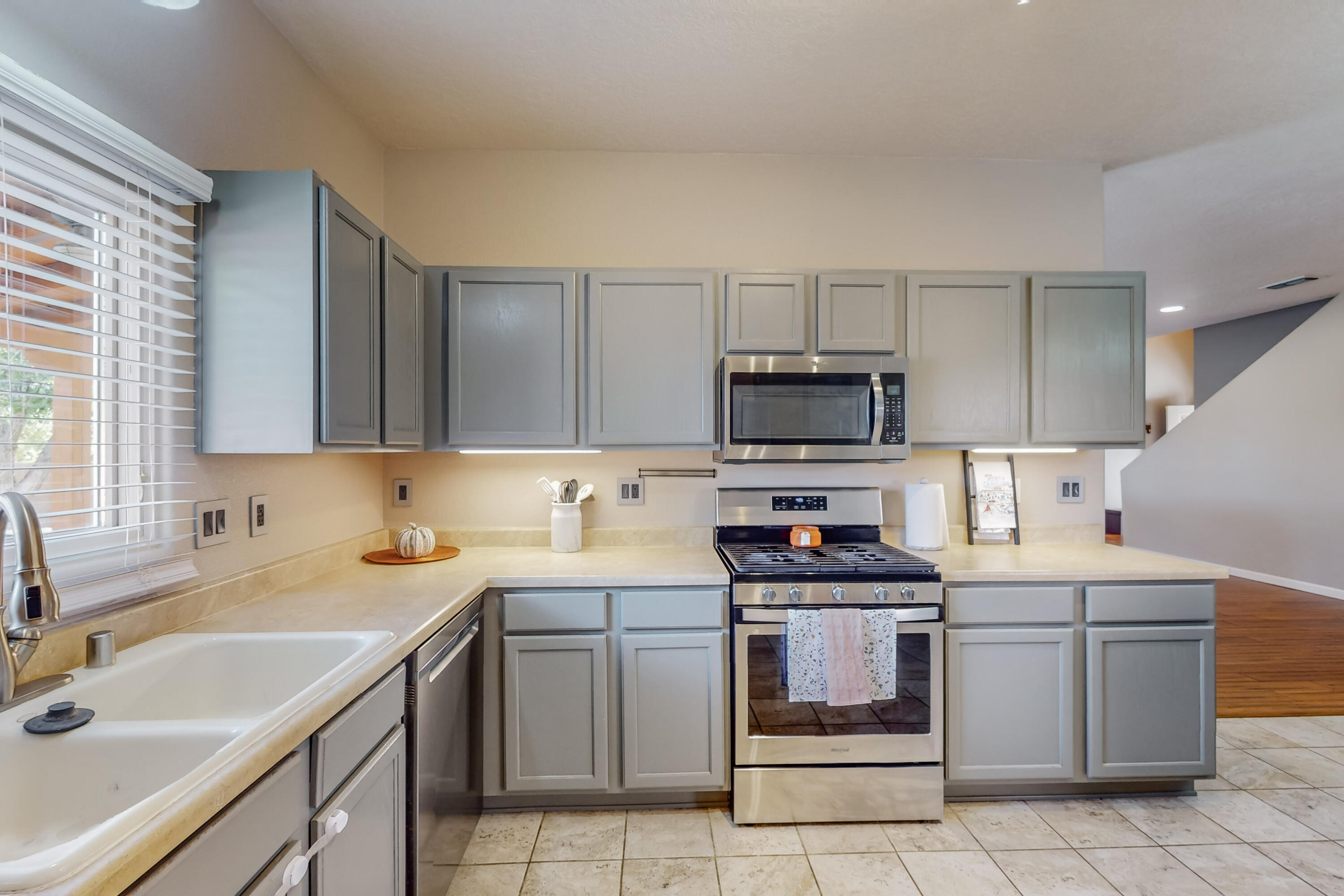 3200 San Ildefonso Loop NE