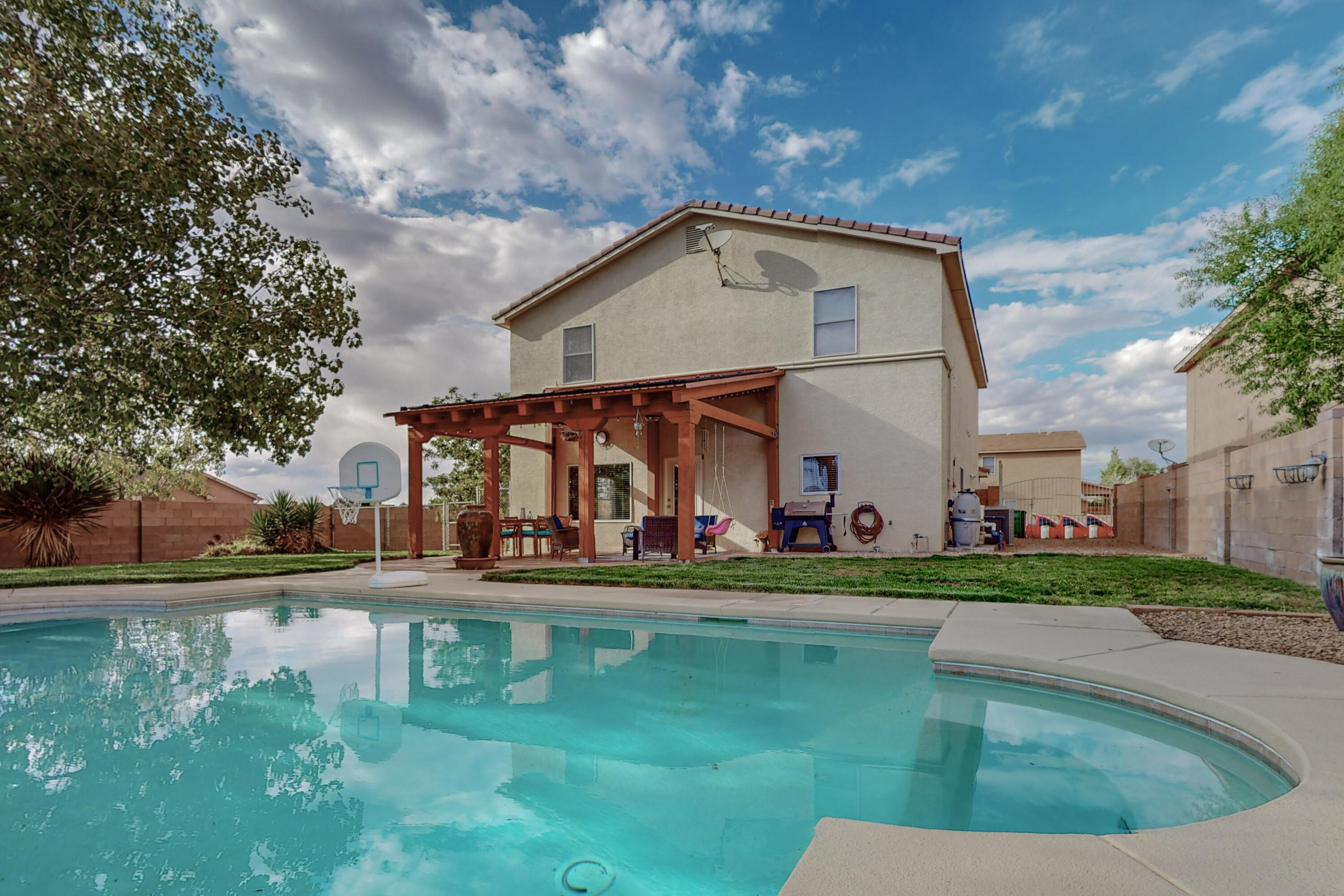 3200 San Ildefonso Loop NE