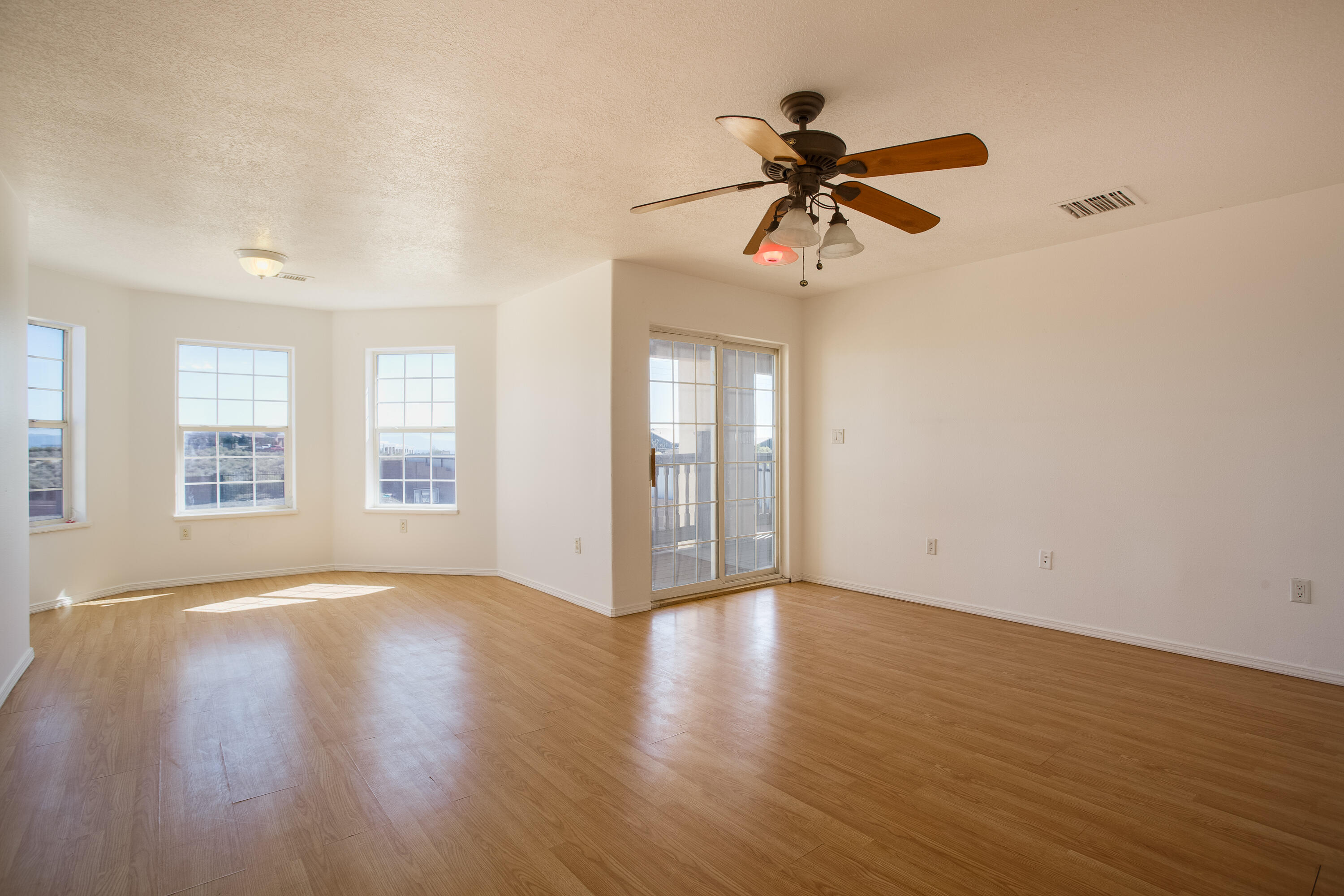 1114 Villa Road SE