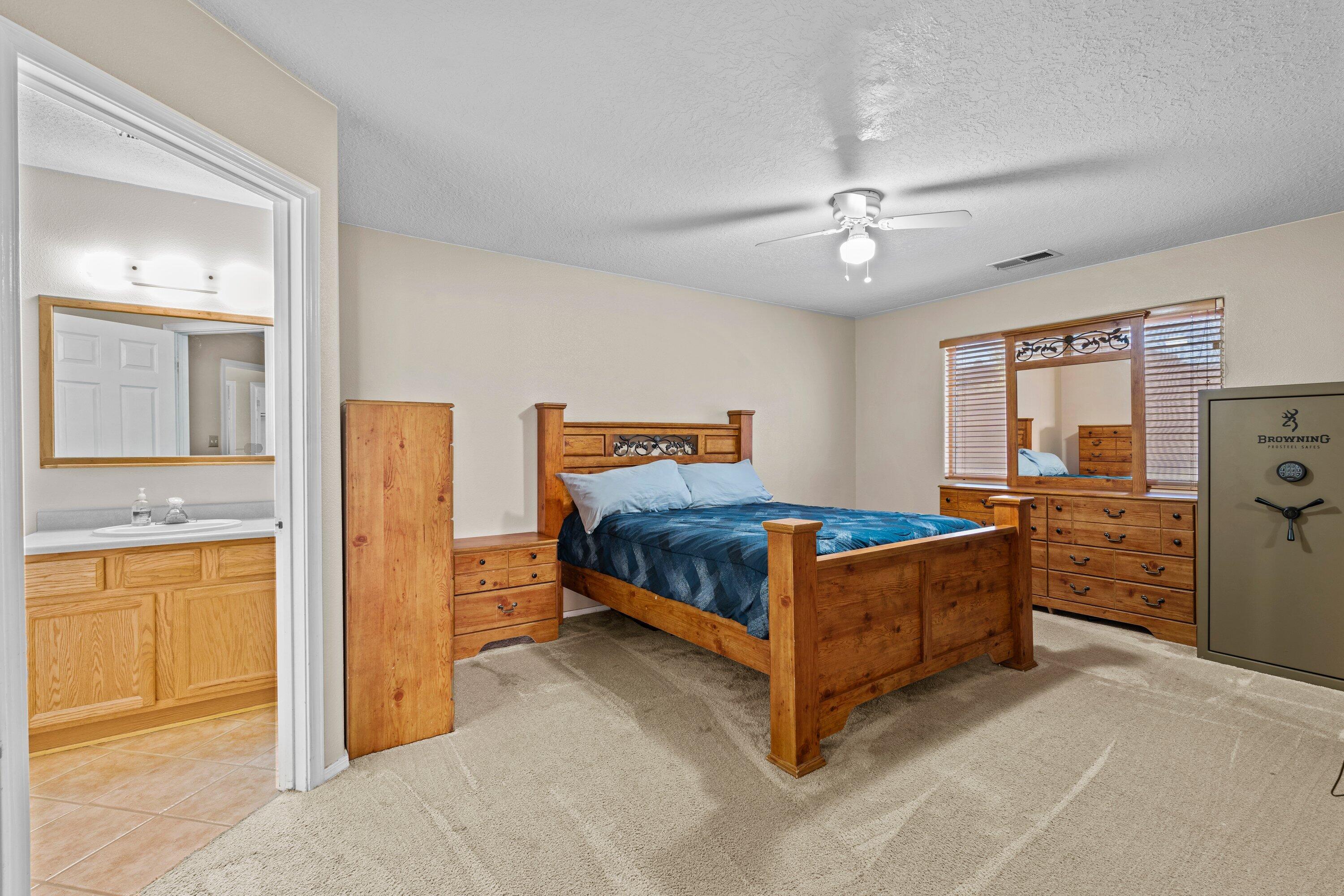 4917 Hayworth Hills Drive NE