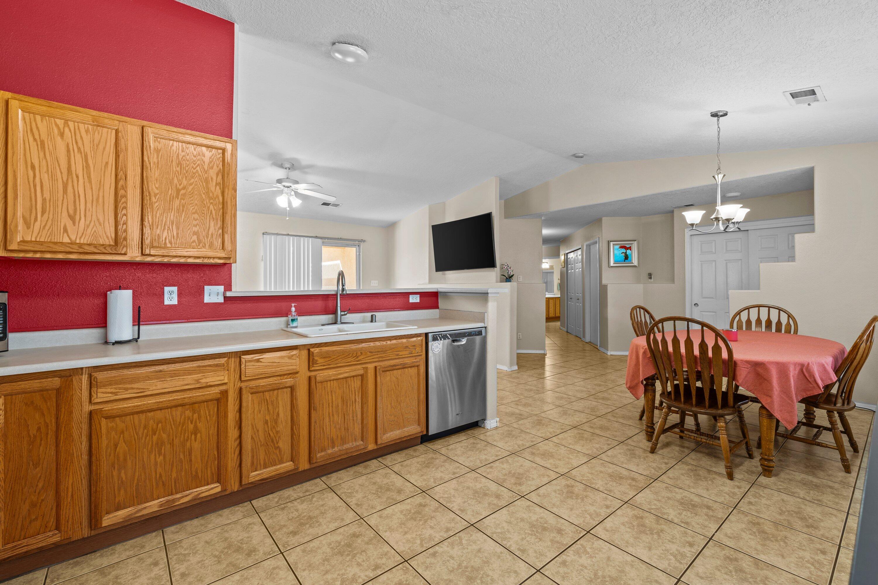 4917 Hayworth Hills Drive NE
