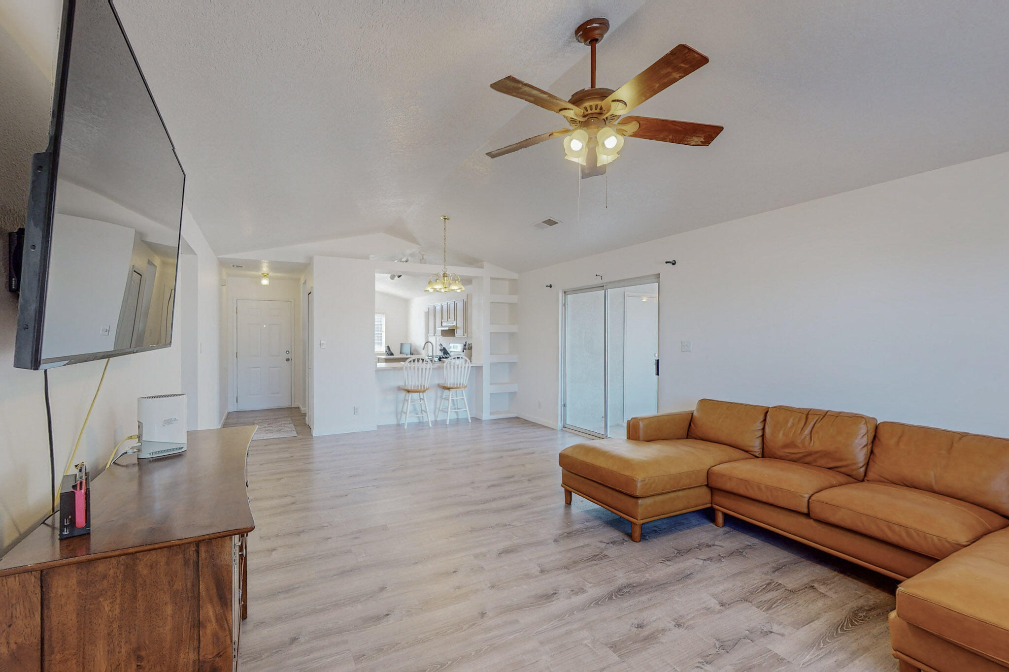 6961 Albany Hills Drive NE
