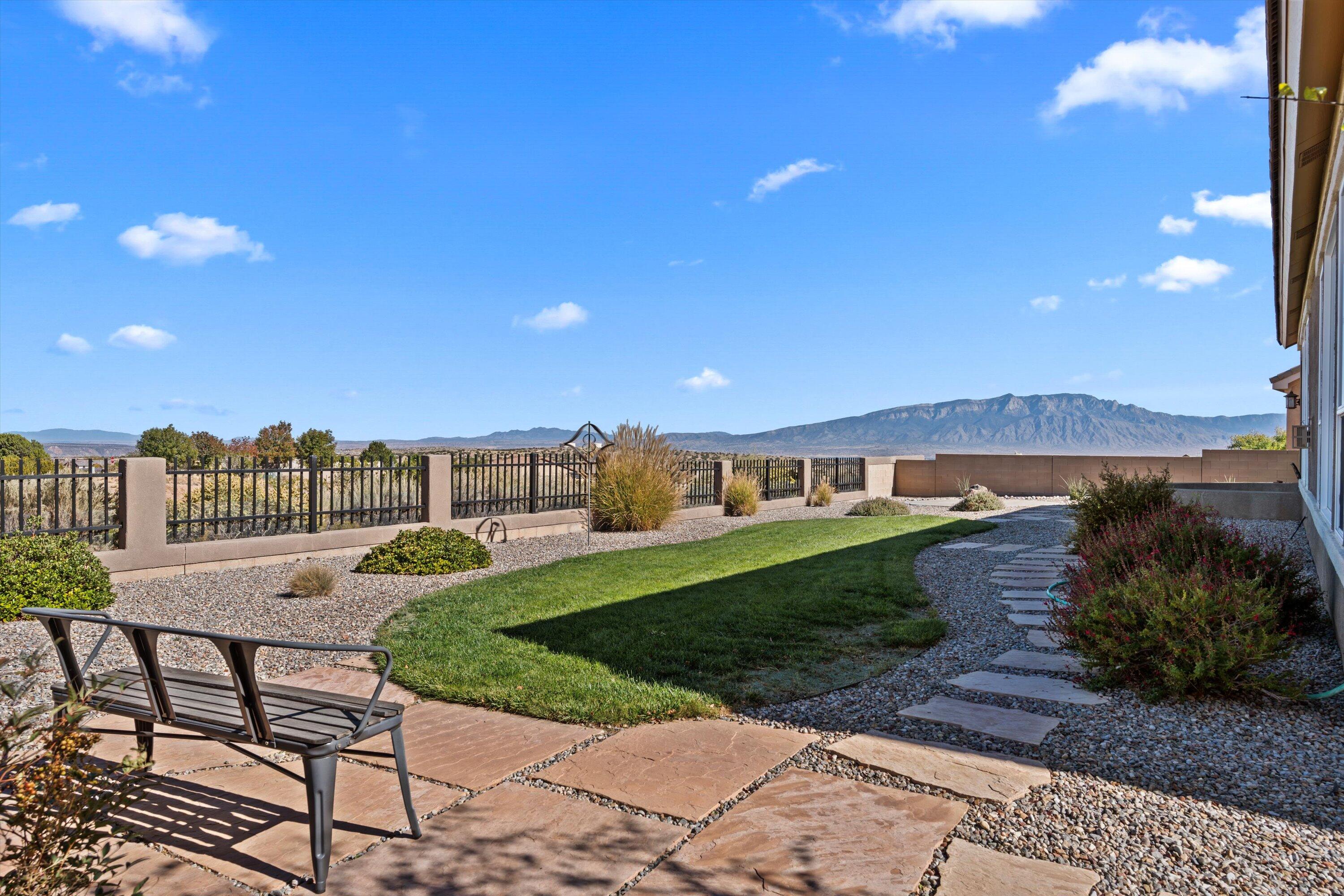 2409 Desert View Road NE