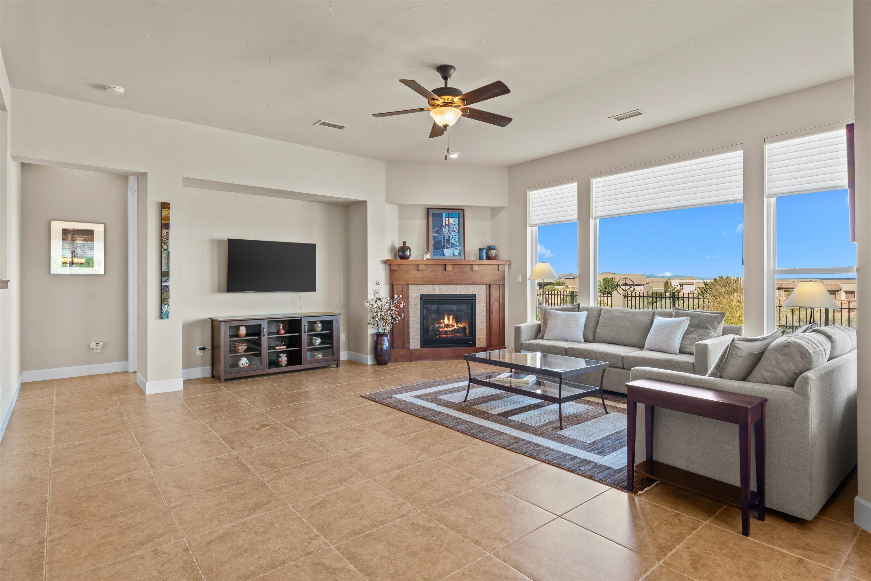 2409 Desert View Road NE