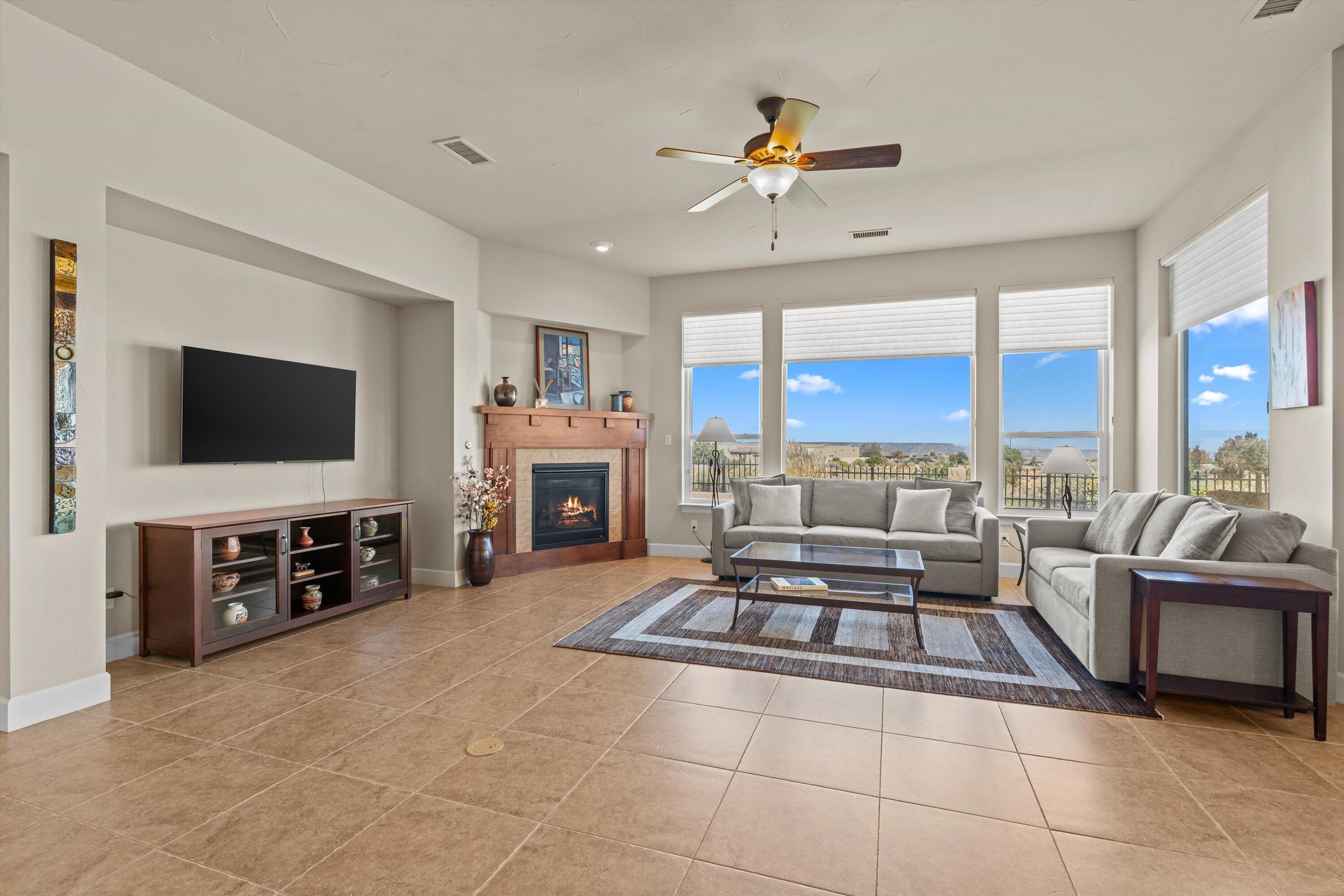2409 Desert View Road NE