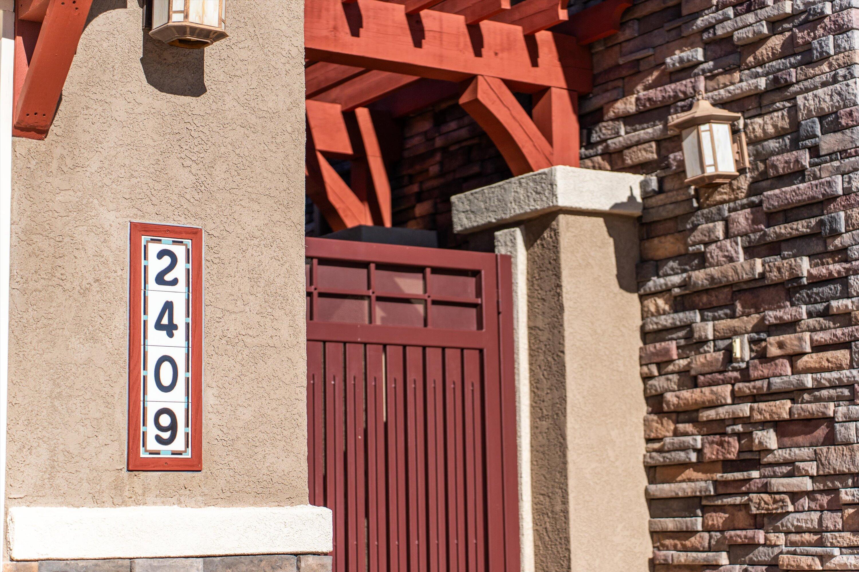 2409 Desert View Road NE