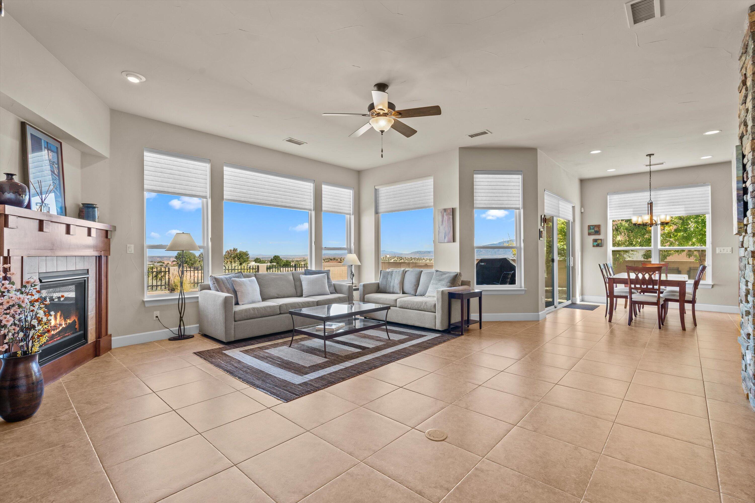 2409 Desert View Road NE