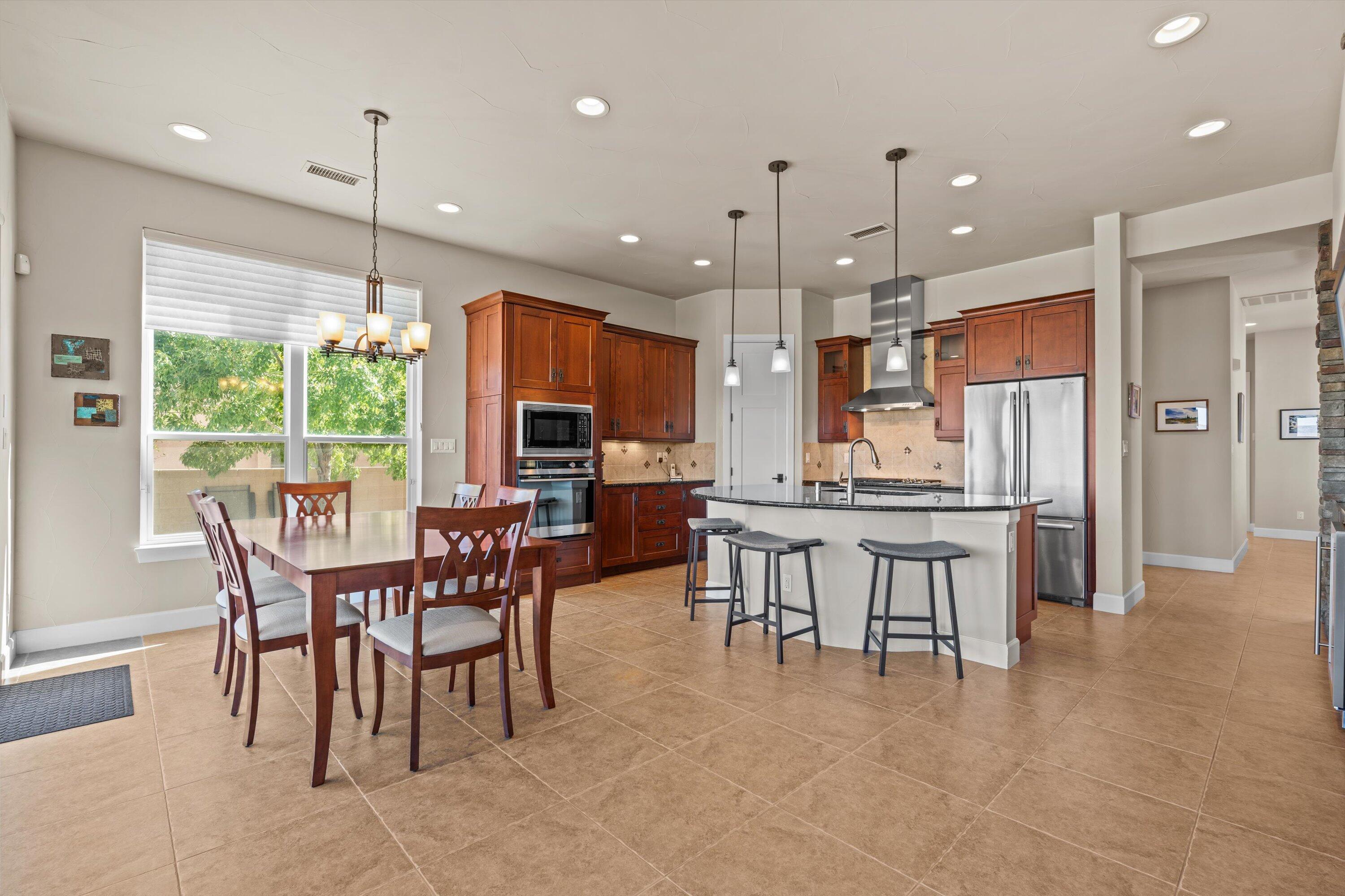 2409 Desert View Road NE