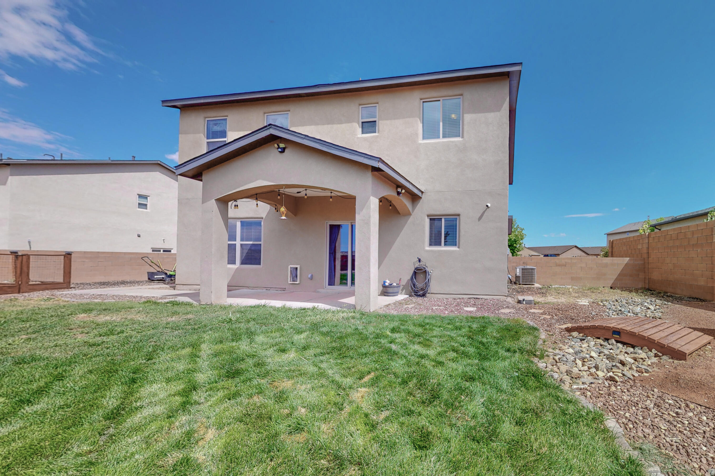 6917 Mountain Hawk Loop NE