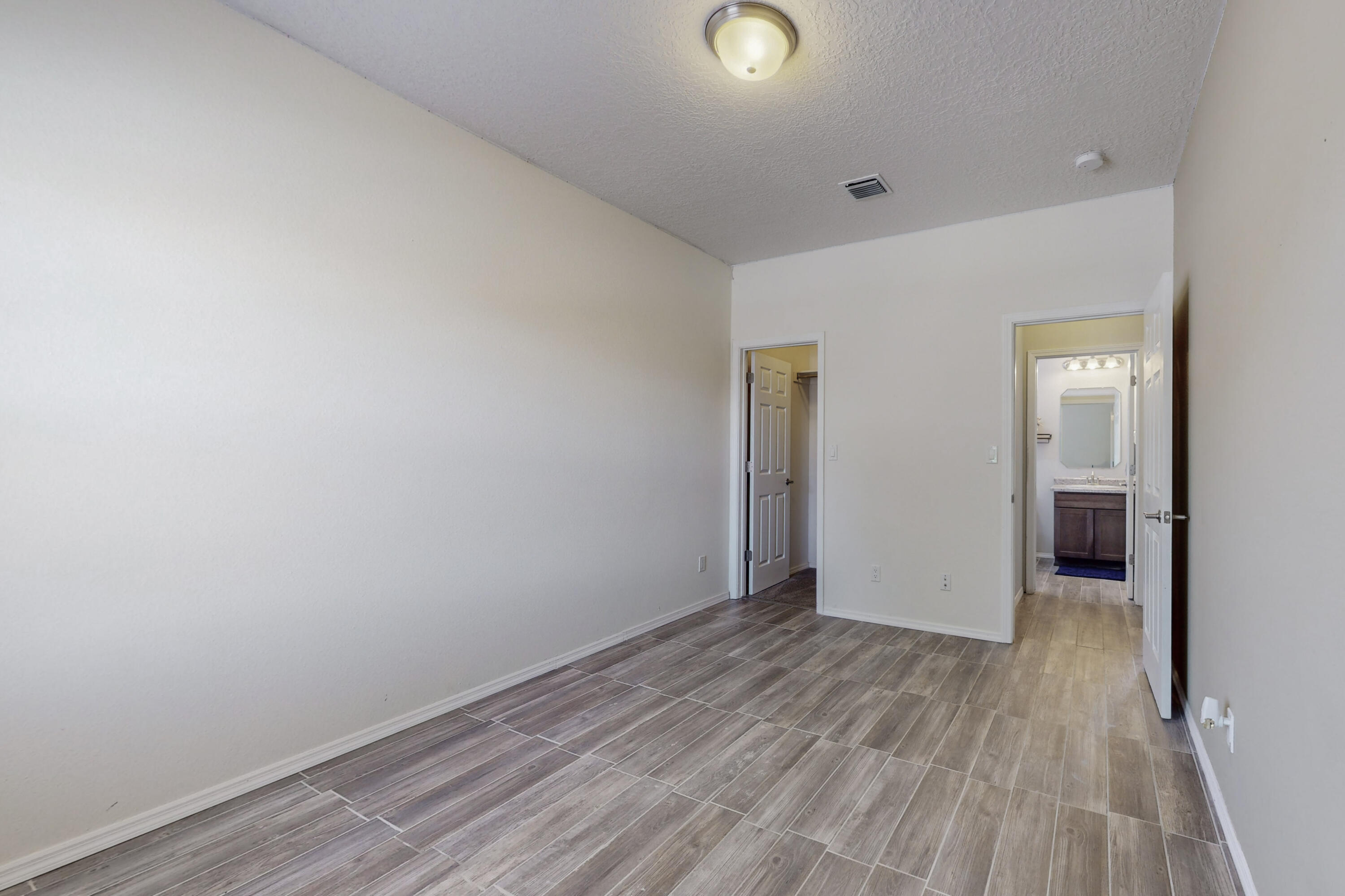 6917 Mountain Hawk Loop NE