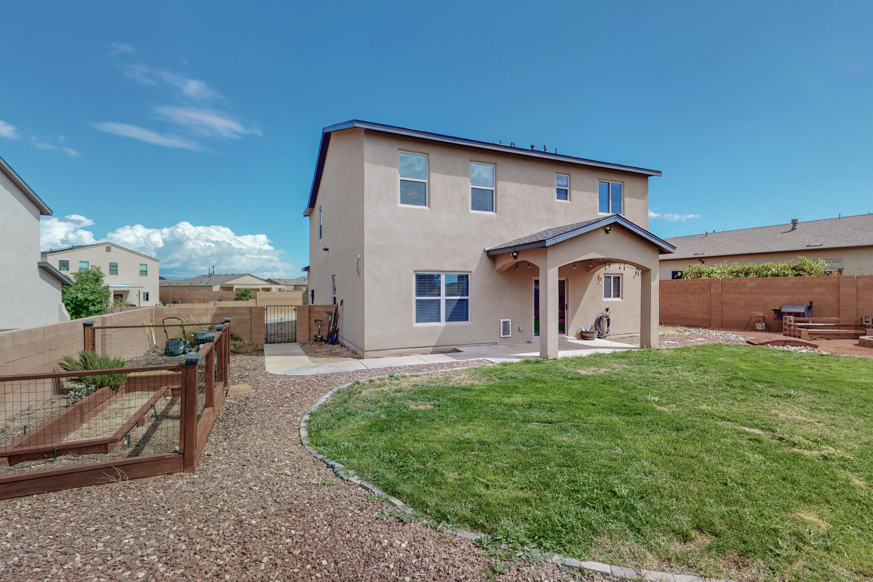 6917 Mountain Hawk Loop NE