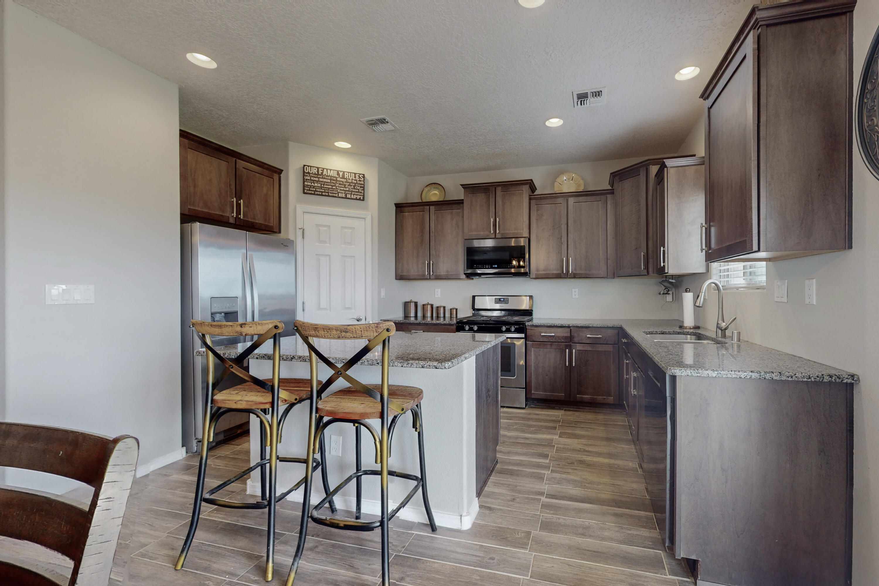 6917 Mountain Hawk Loop NE