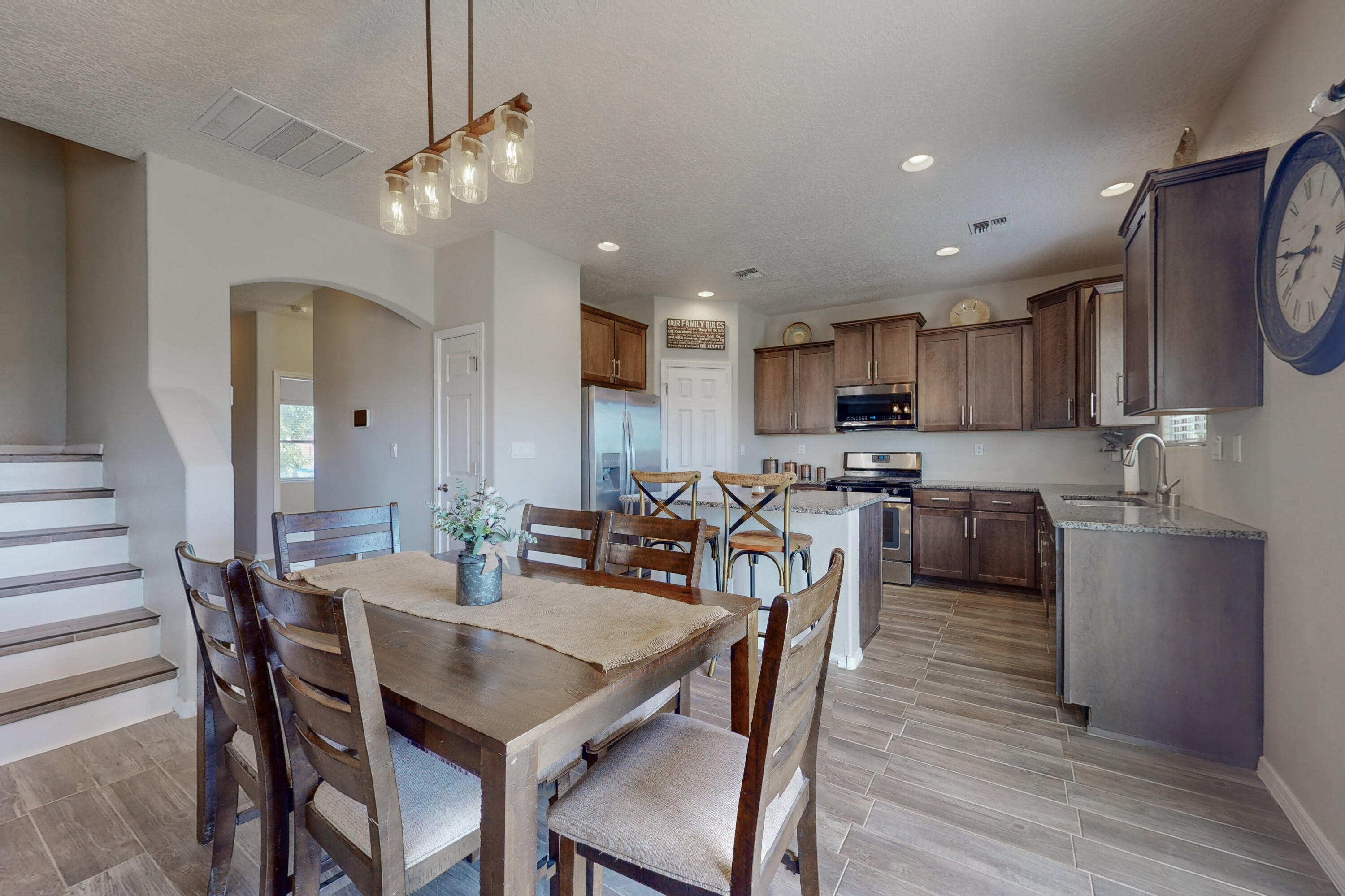 6917 Mountain Hawk Loop NE