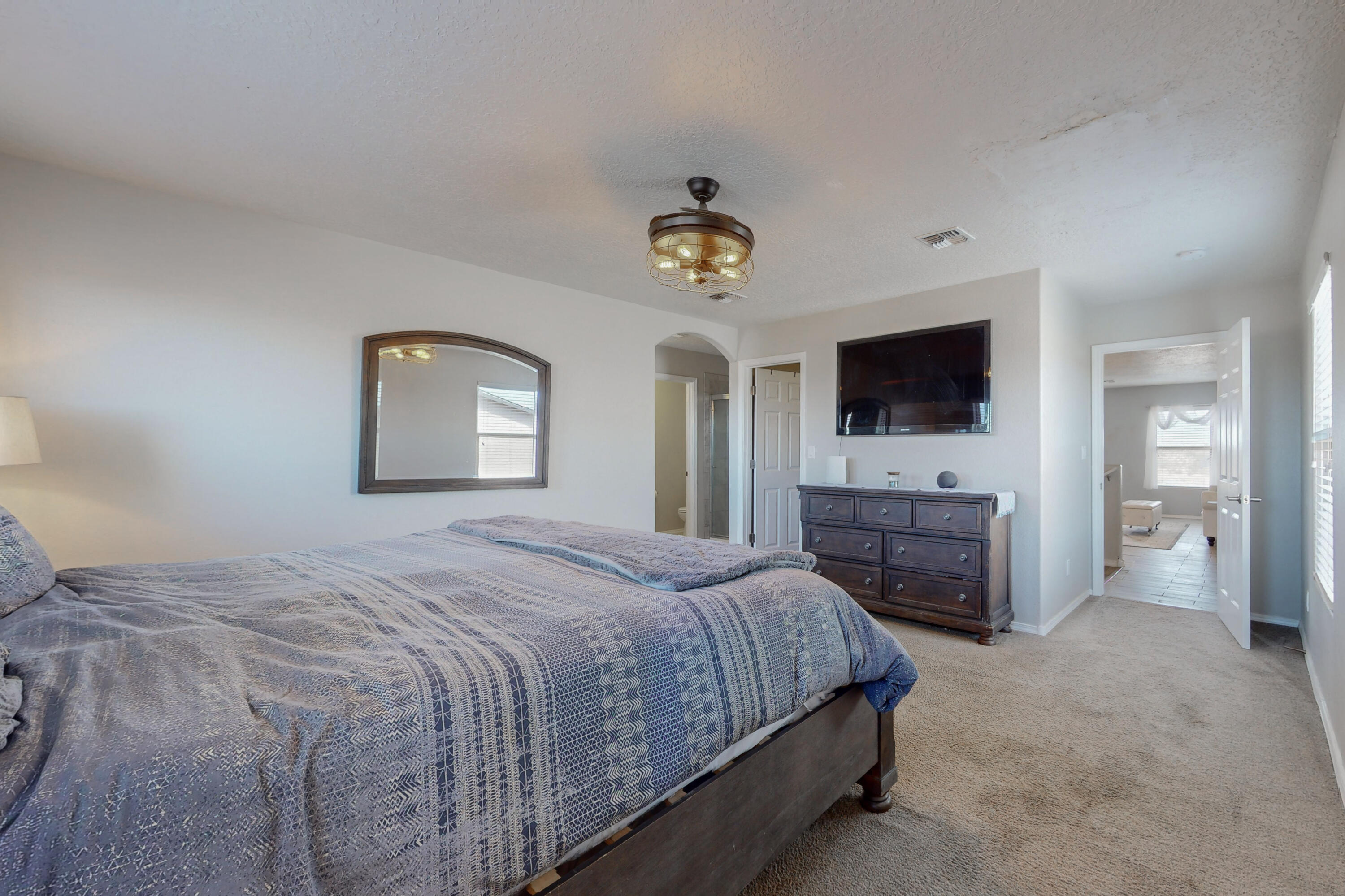 6917 Mountain Hawk Loop NE