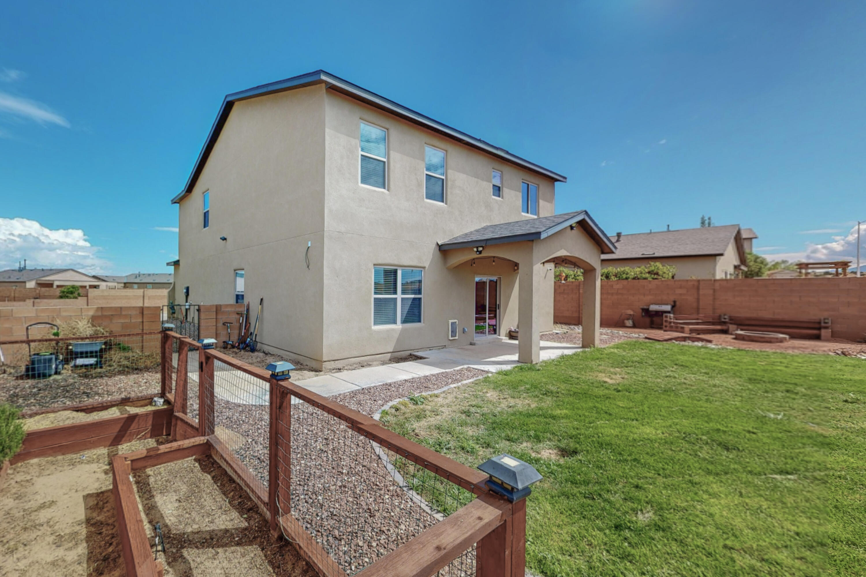 6917 Mountain Hawk Loop NE