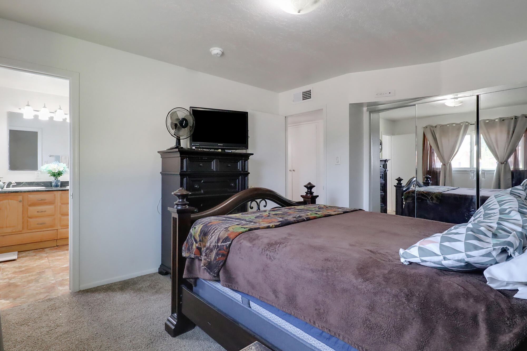 1513 Joanne Court SW