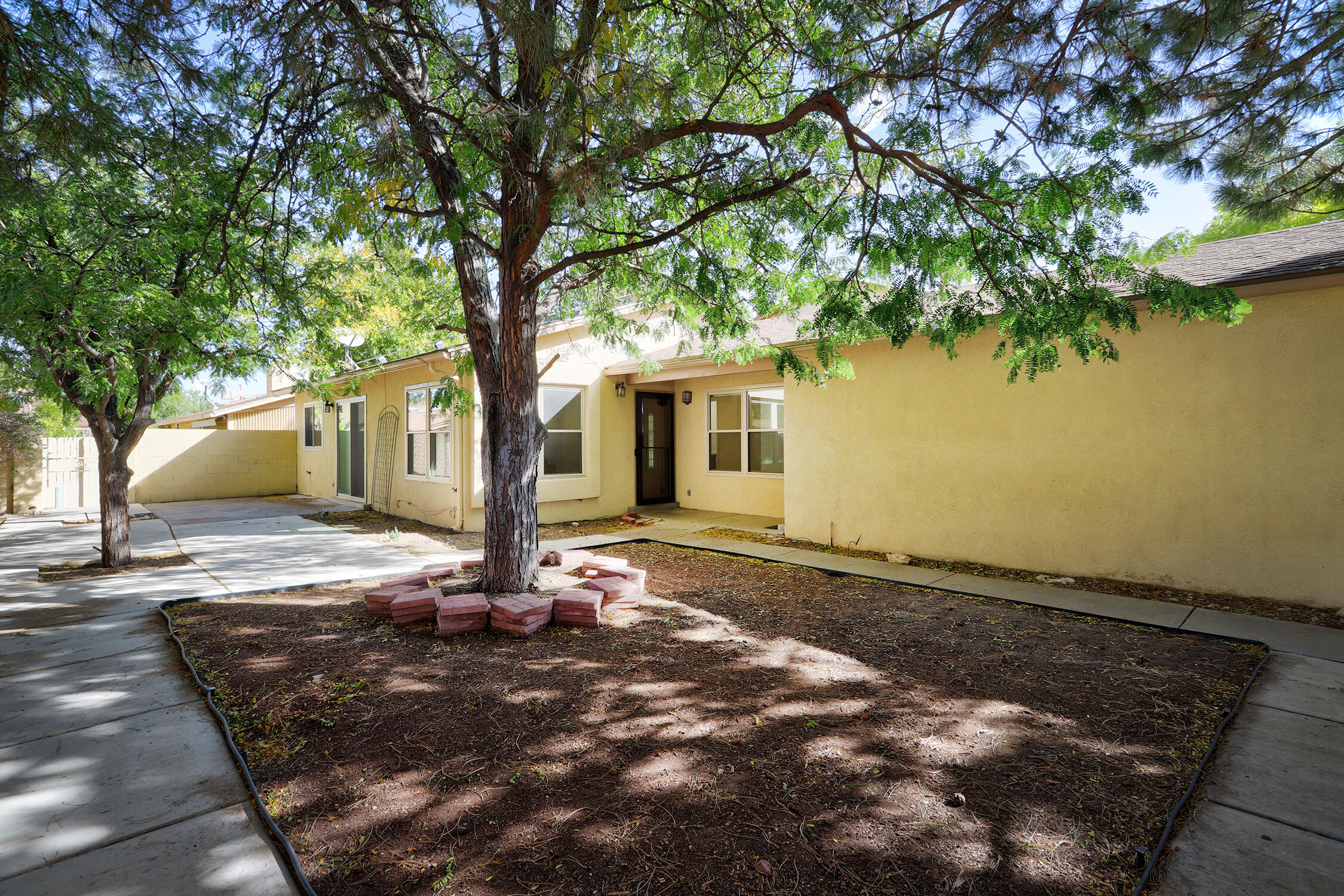 10709 Griffith Park Drive NE