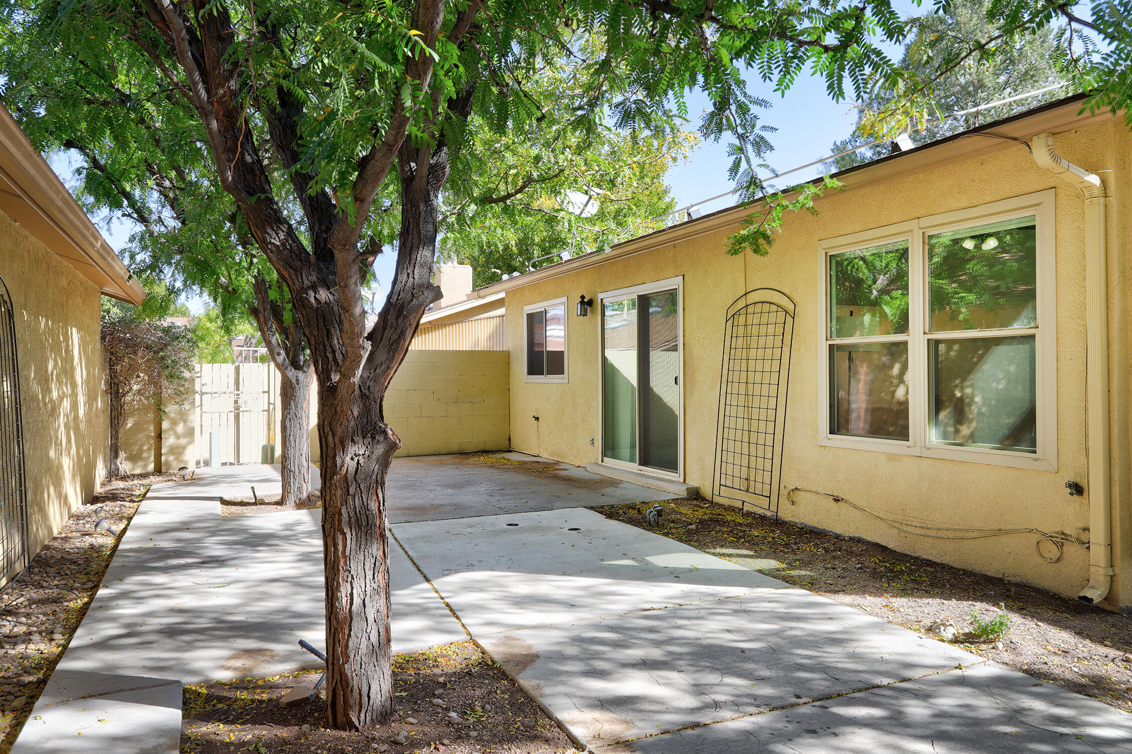 10709 Griffith Park Drive NE