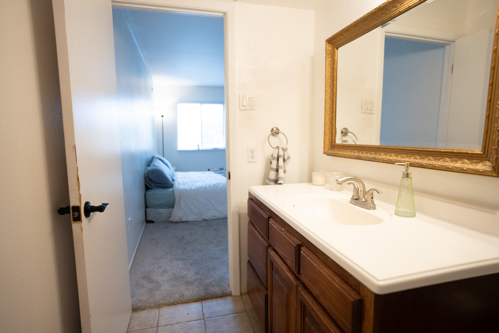 911 Country Club Drive SE Unit: F