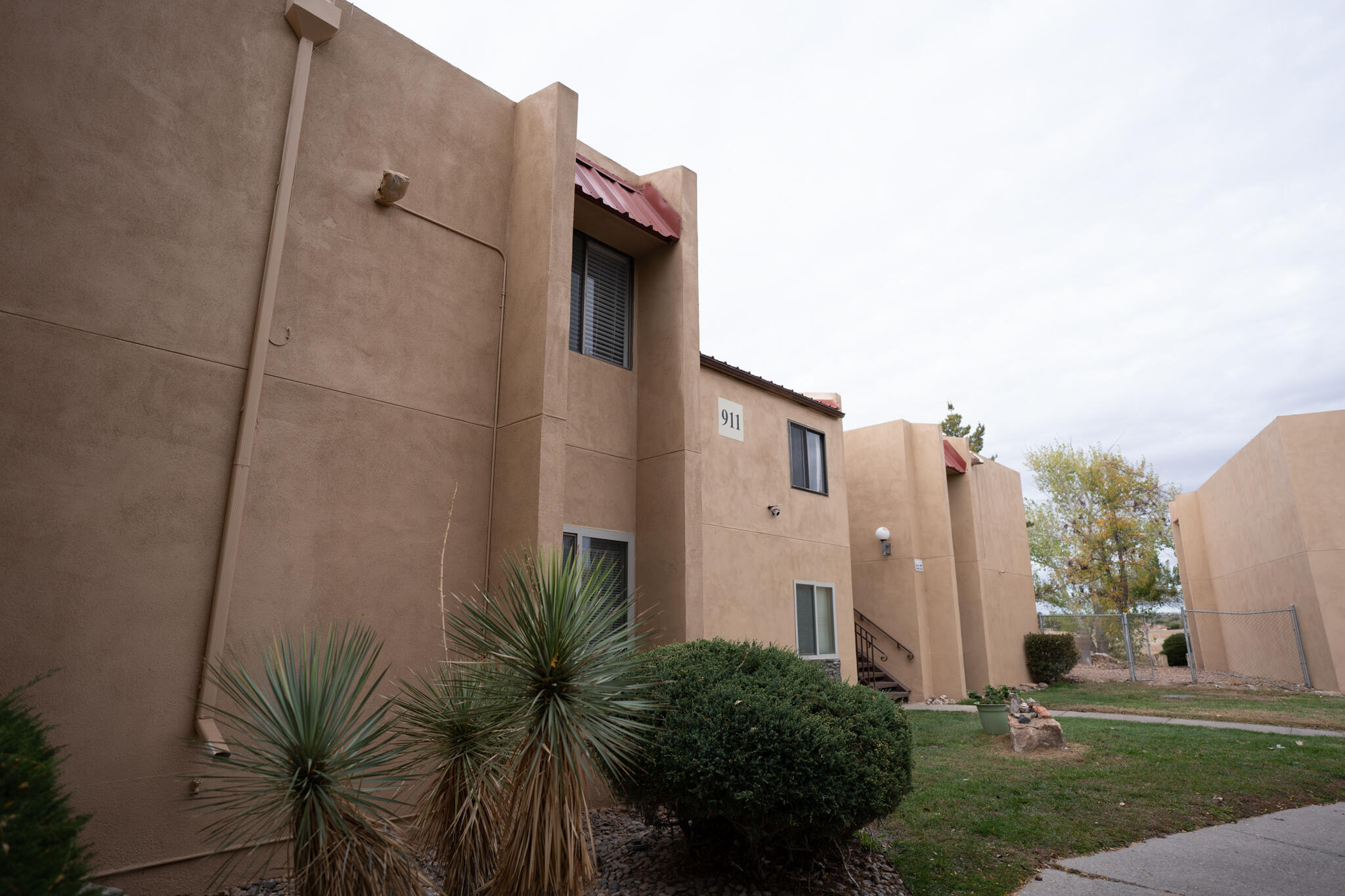 911 Country Club Drive SE Unit: F