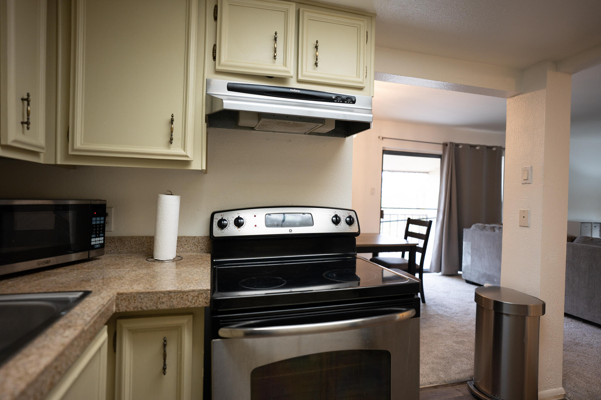 911 Country Club Drive SE Unit: F