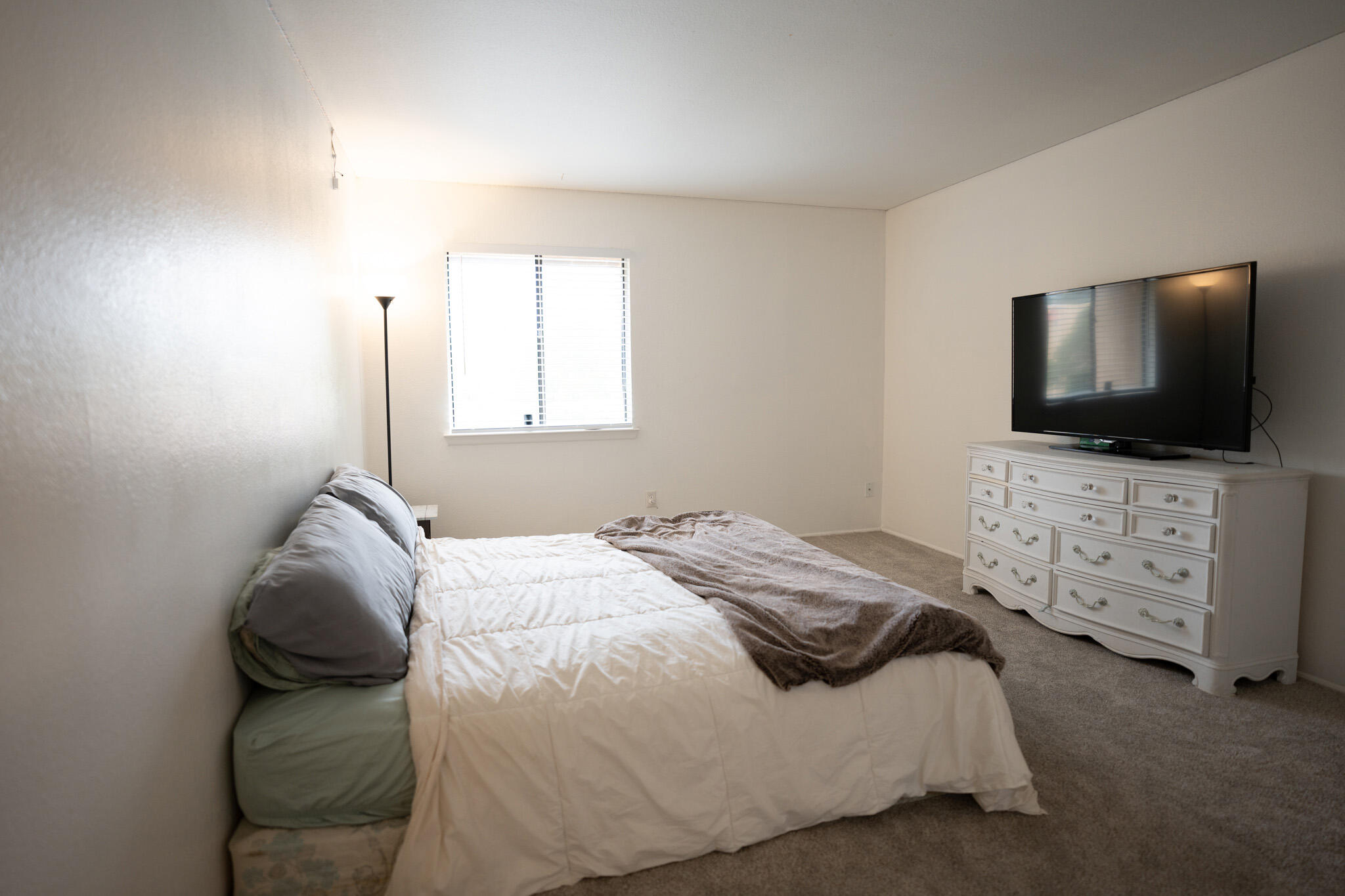 911 Country Club Drive SE Unit: F
