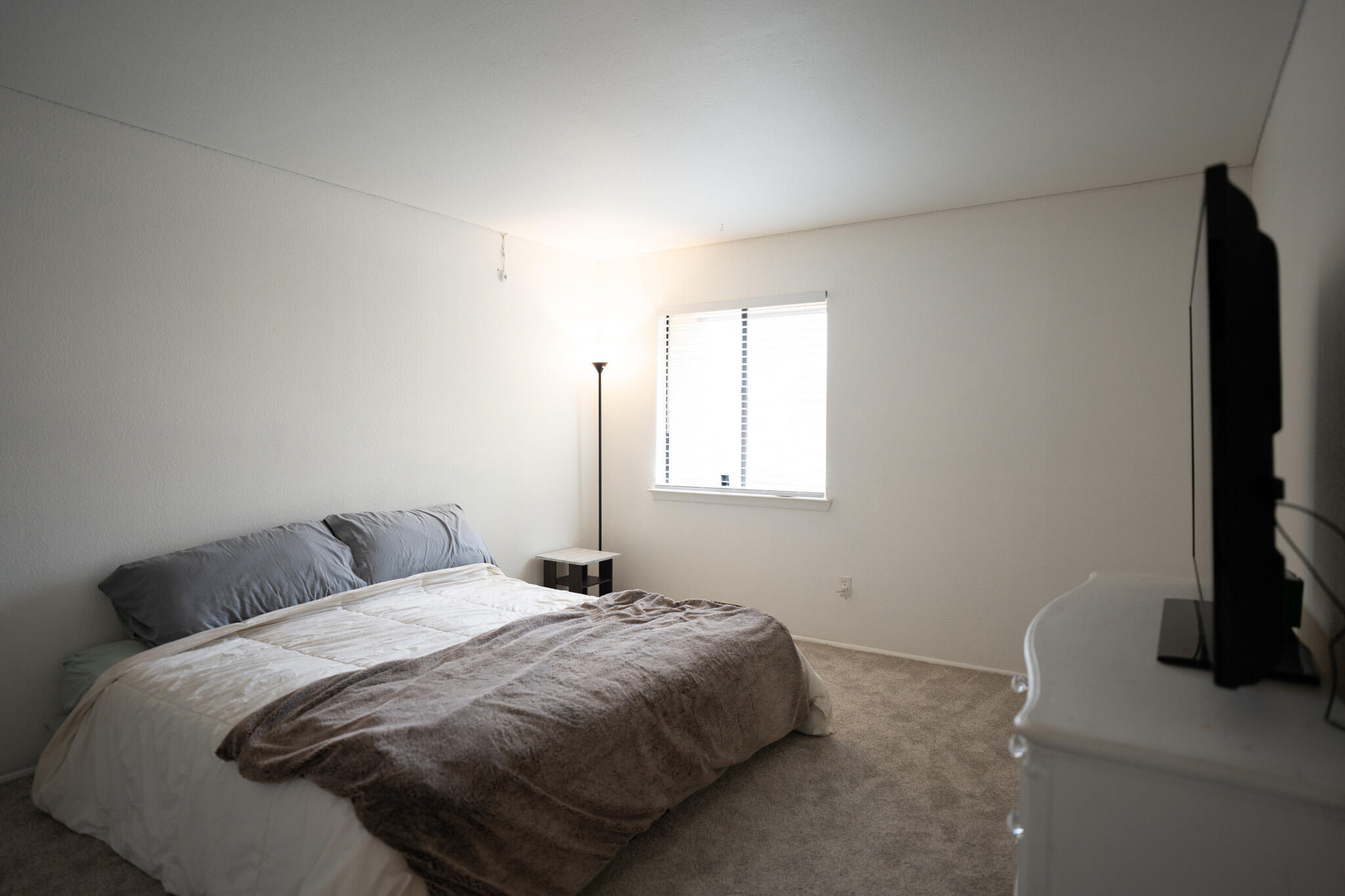 911 Country Club Drive SE Unit: F