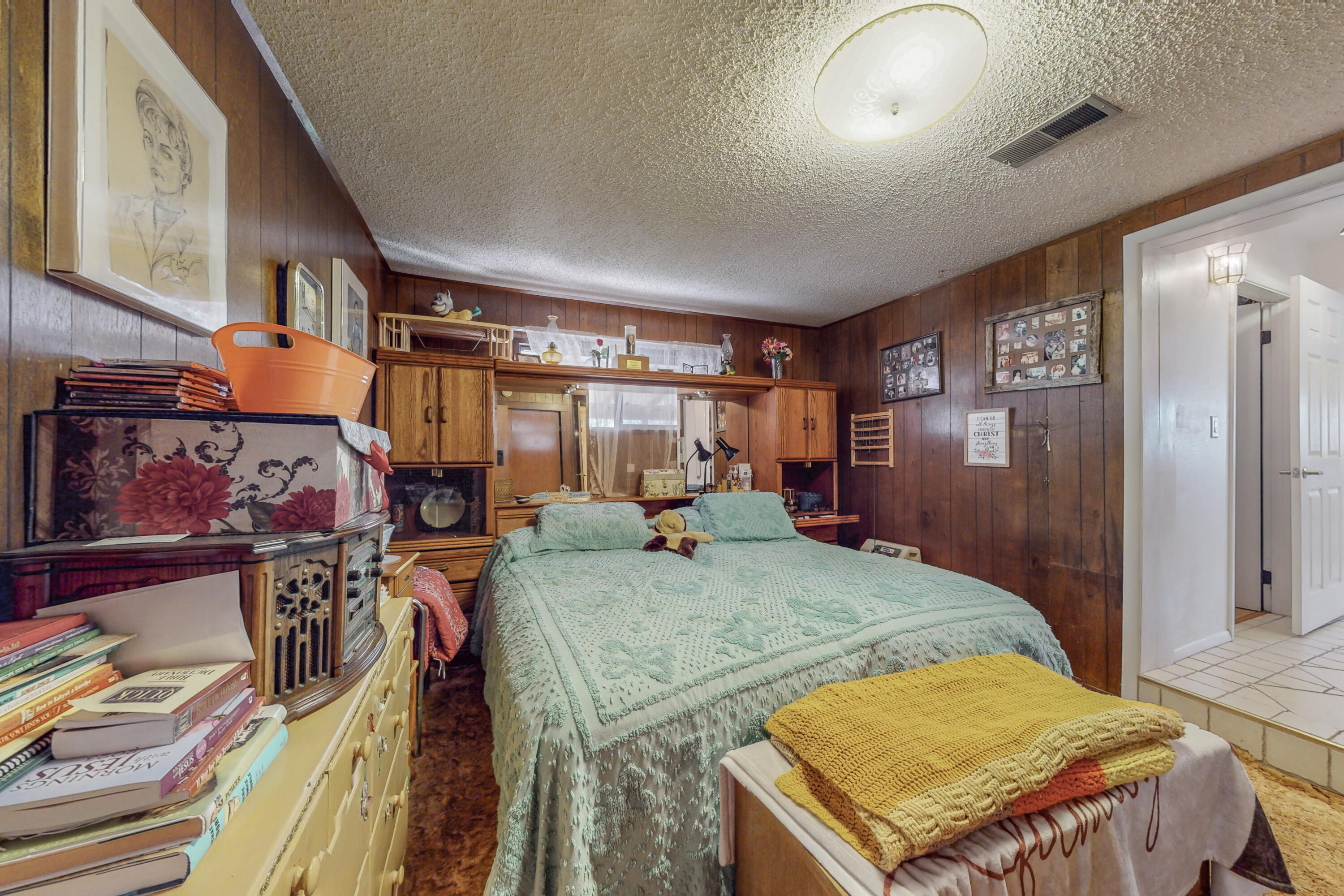 211 N Ripley Avenue
