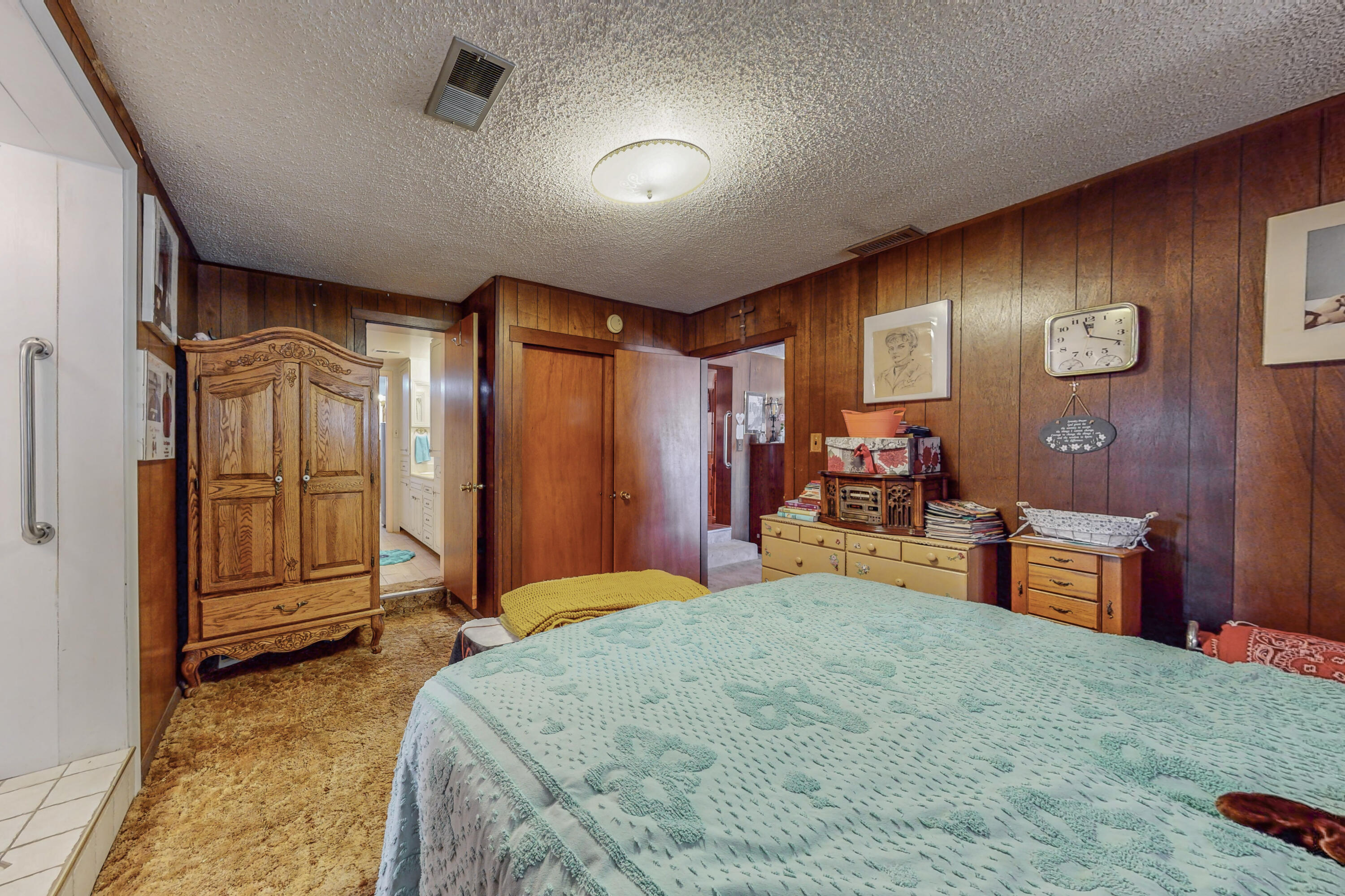 211 N Ripley Avenue