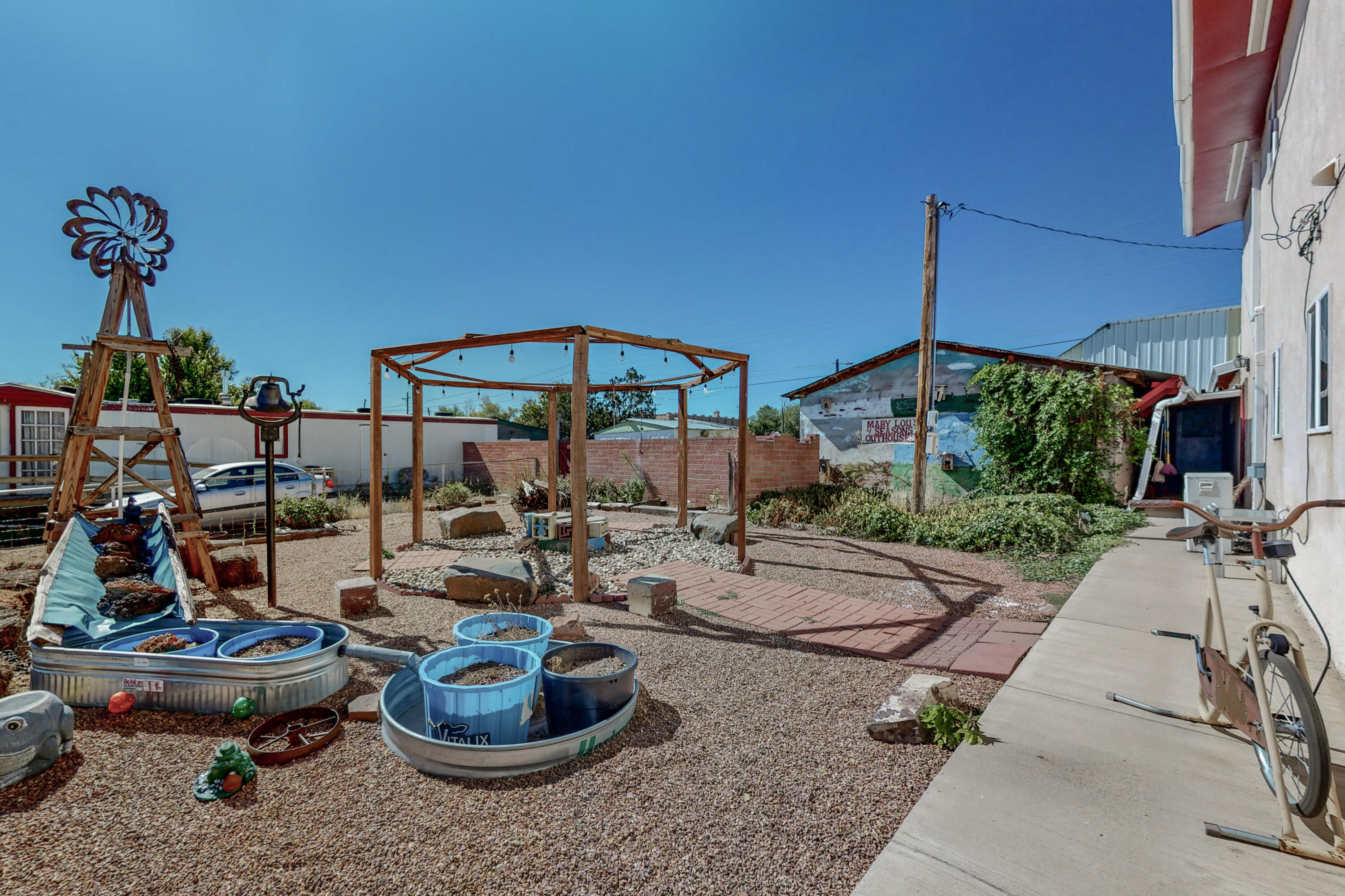 211 N Ripley Avenue