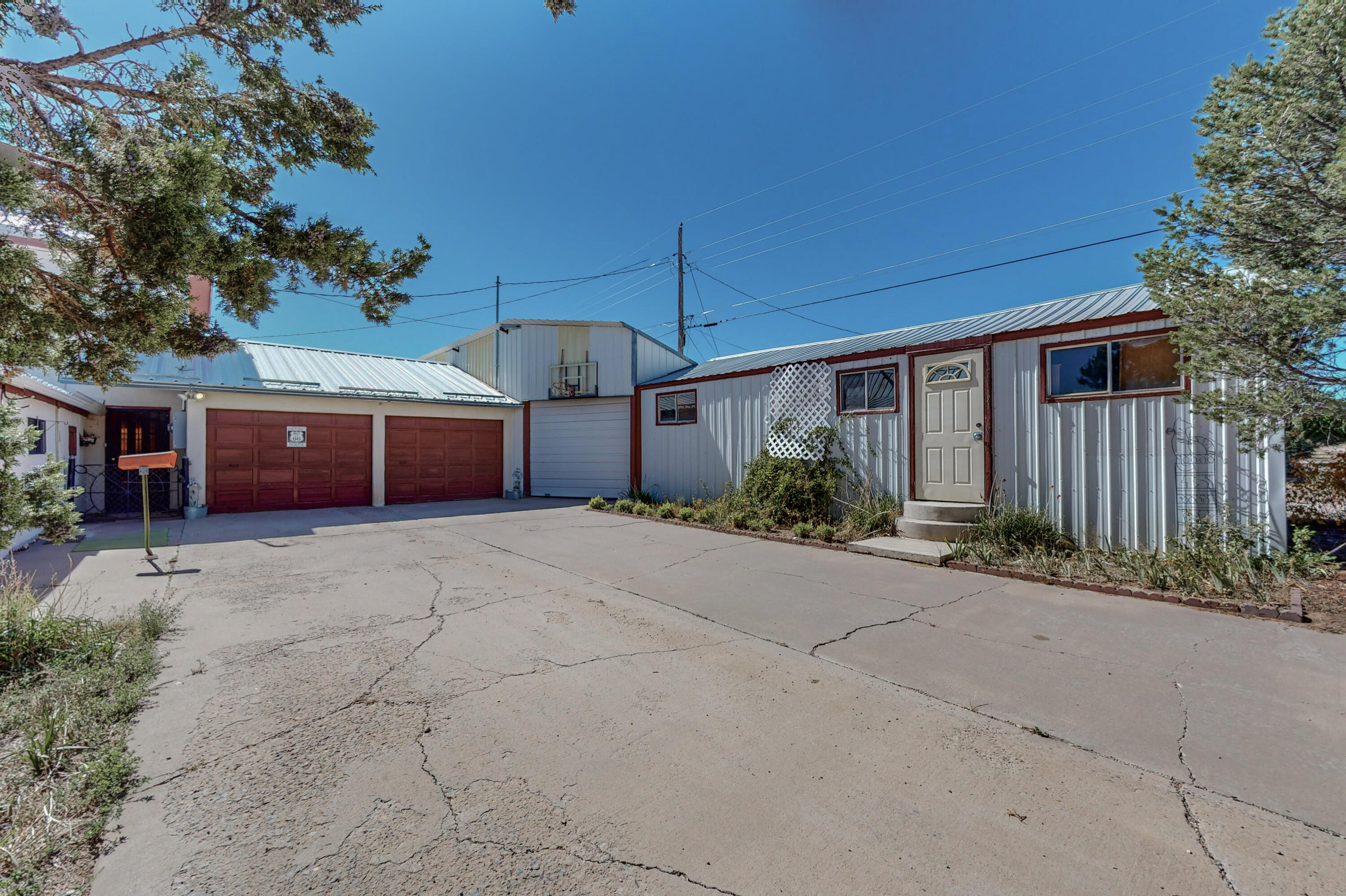 211 N Ripley Avenue