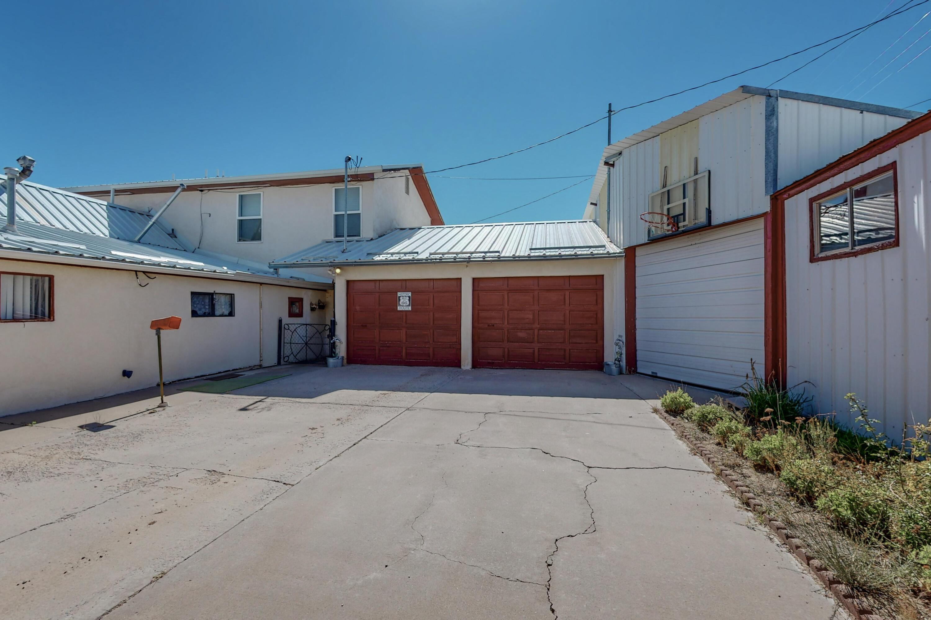 211 N Ripley Avenue