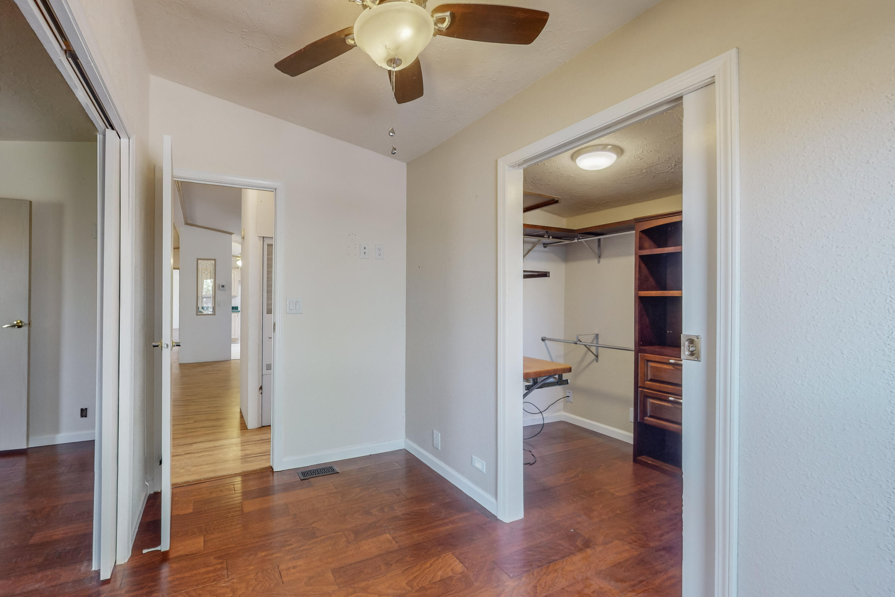 118 Sunrise Bluffs Drive