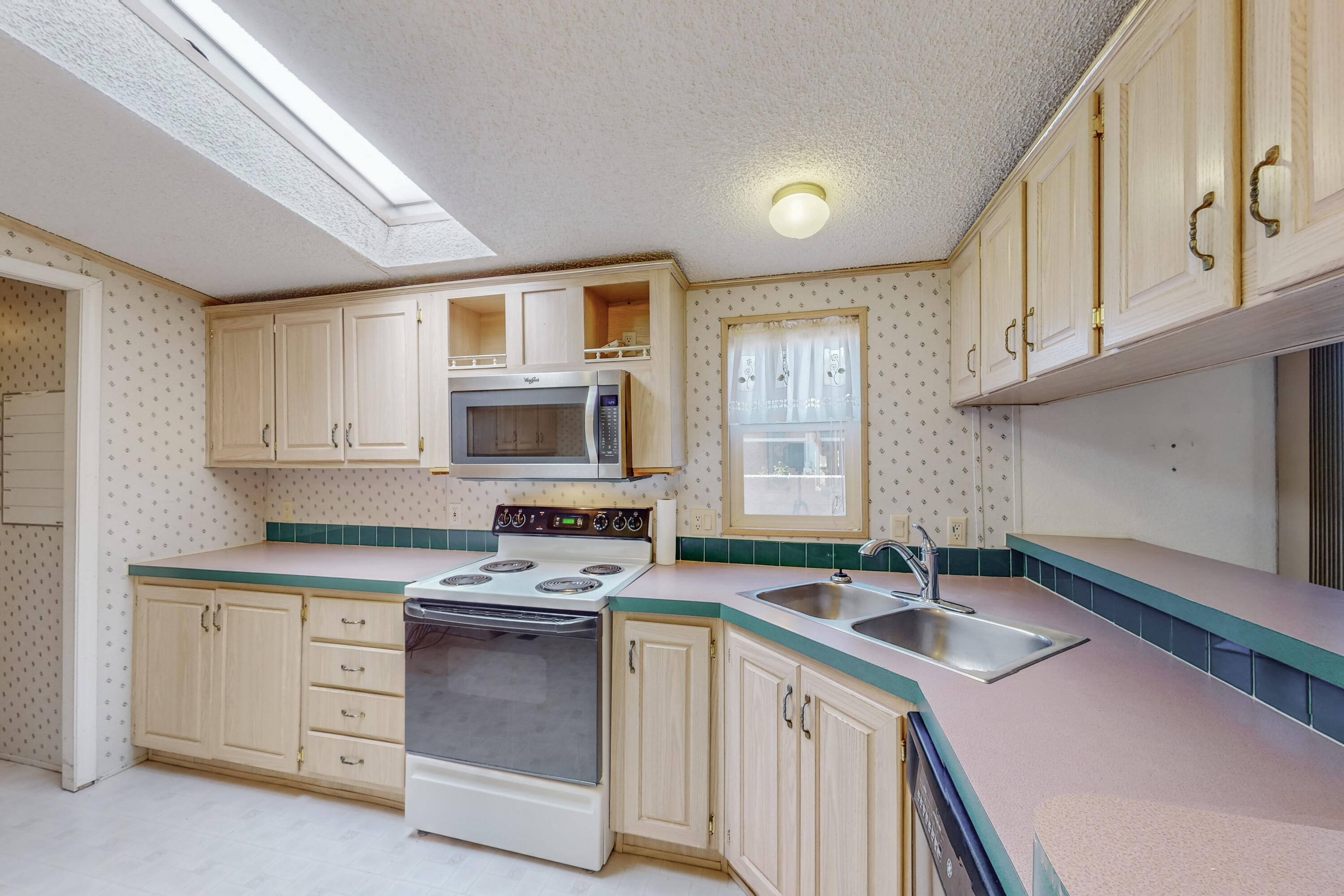 118 Sunrise Bluffs Drive