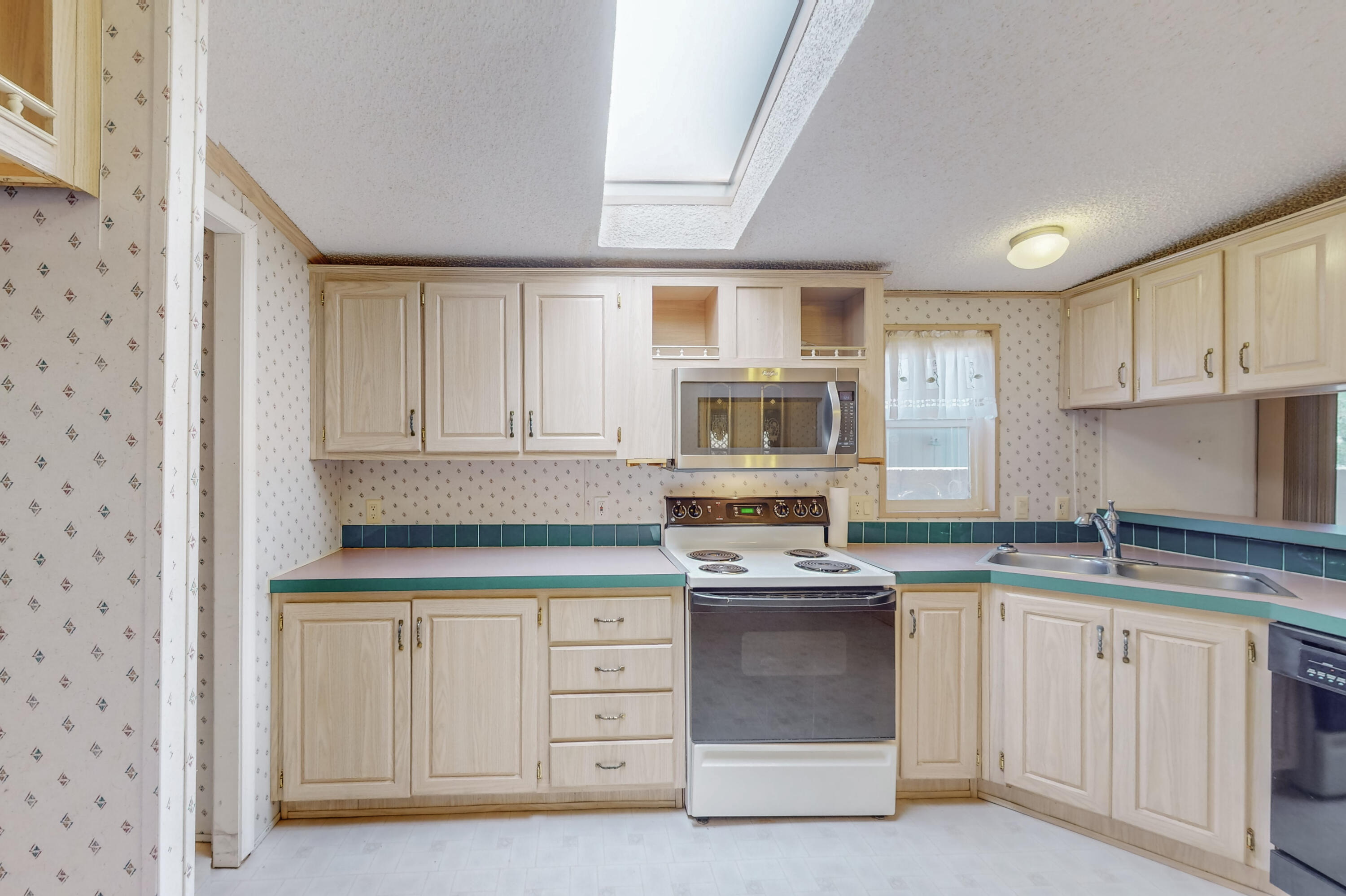 118 Sunrise Bluffs Drive
