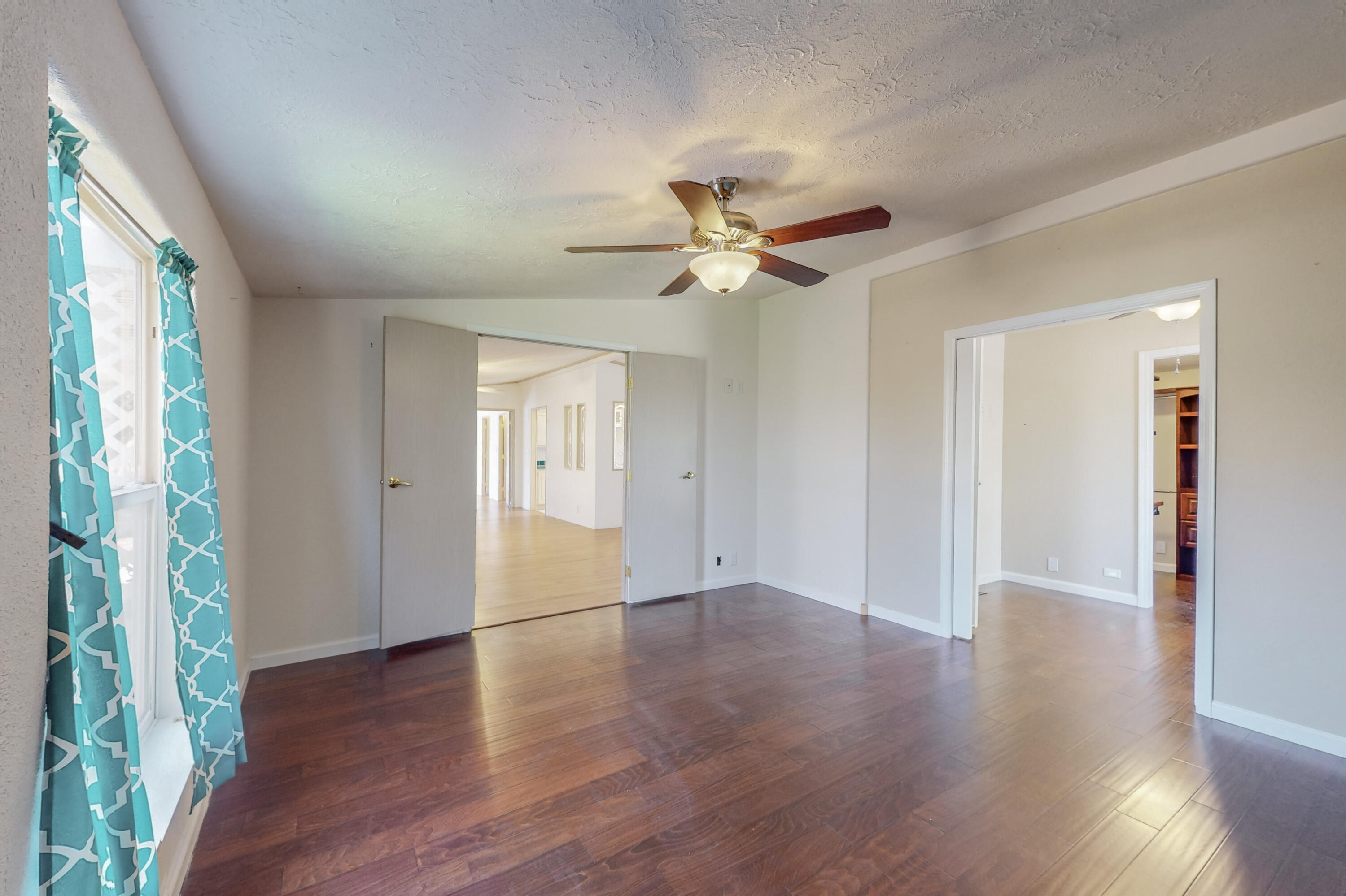 118 Sunrise Bluffs Drive