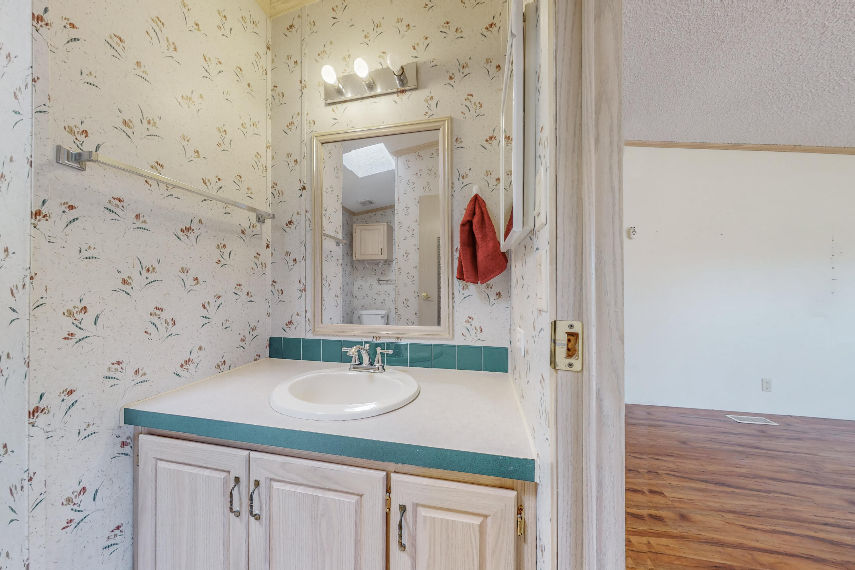 118 Sunrise Bluffs Drive