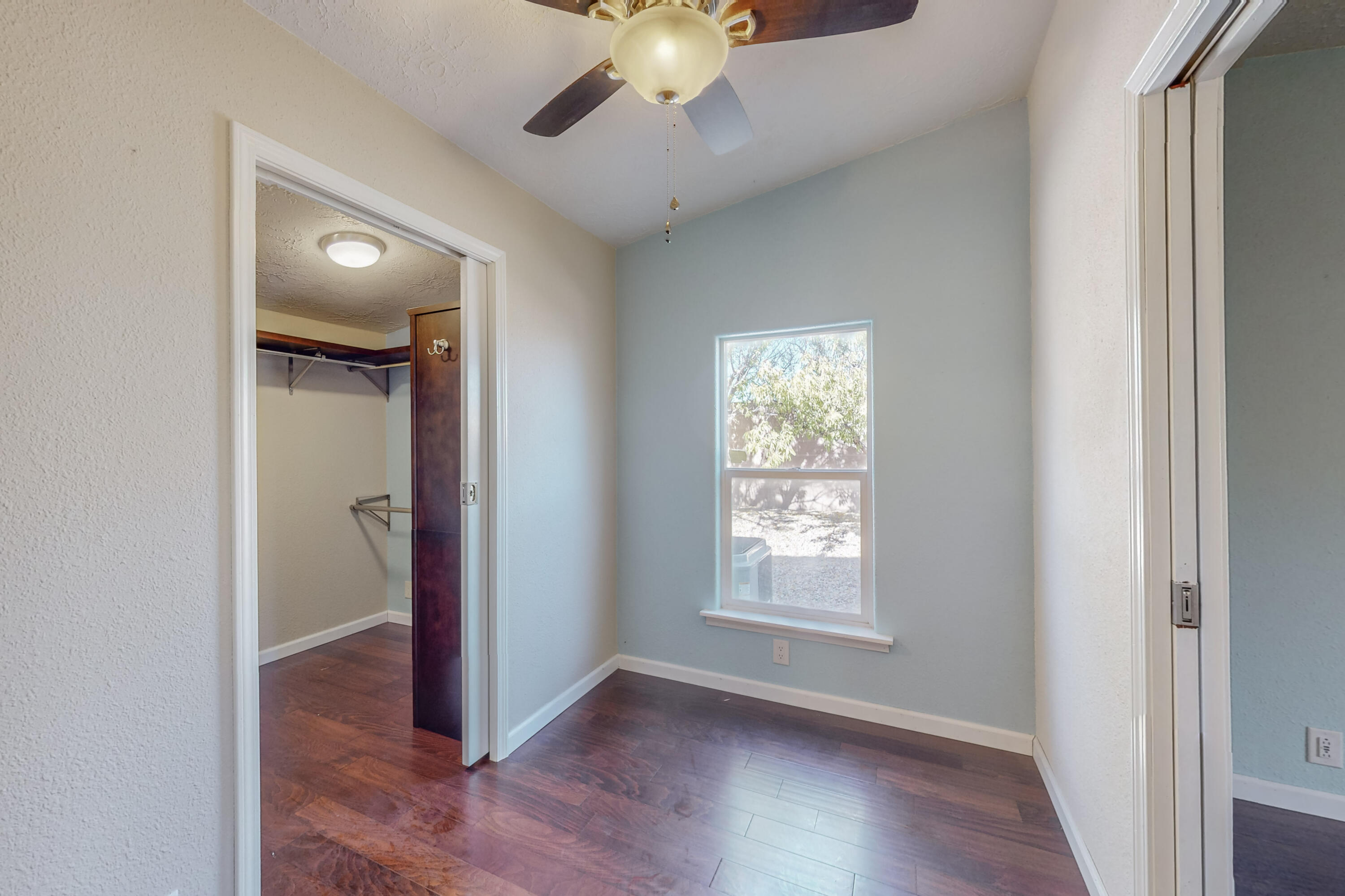 118 Sunrise Bluffs Drive