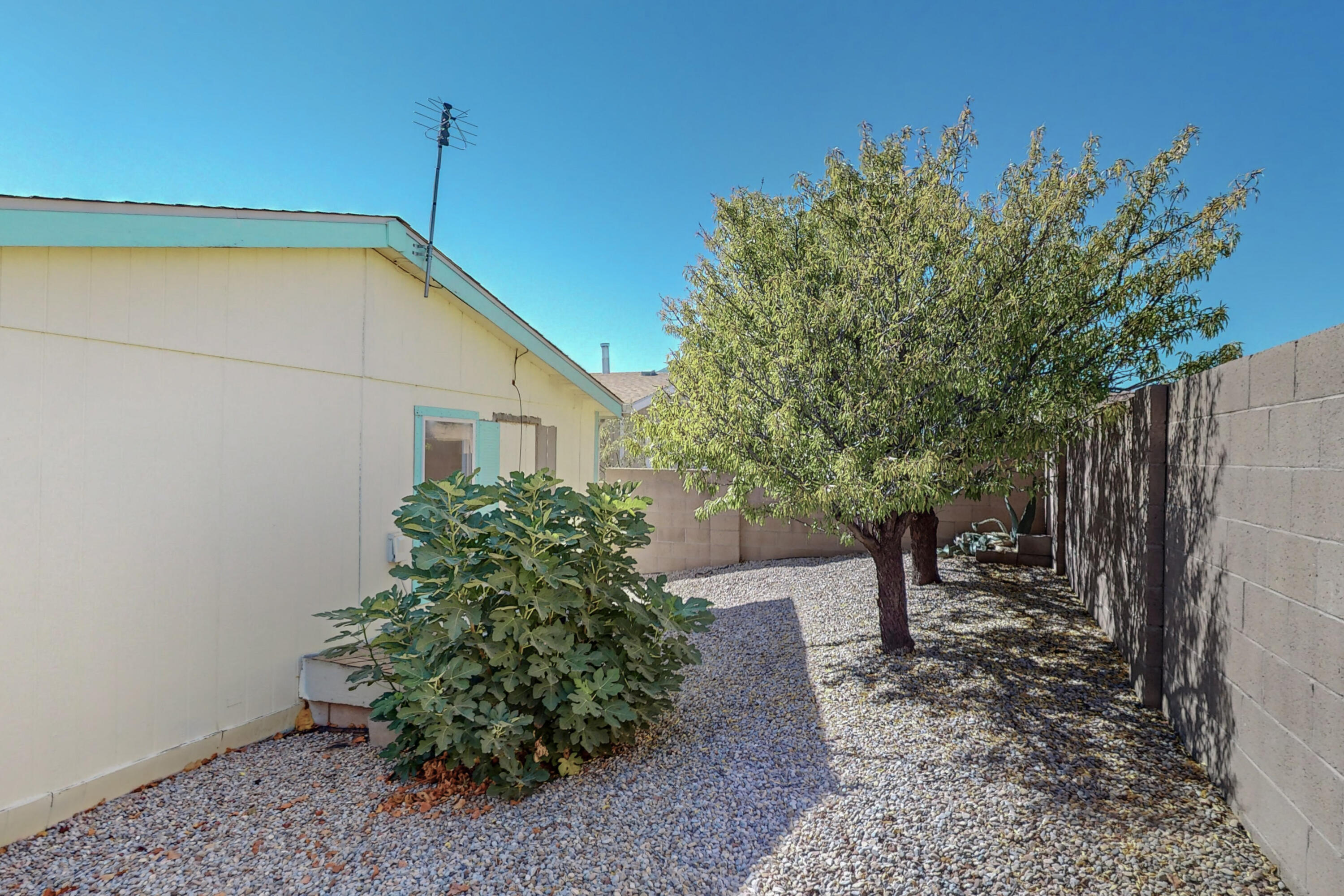 118 Sunrise Bluffs Drive