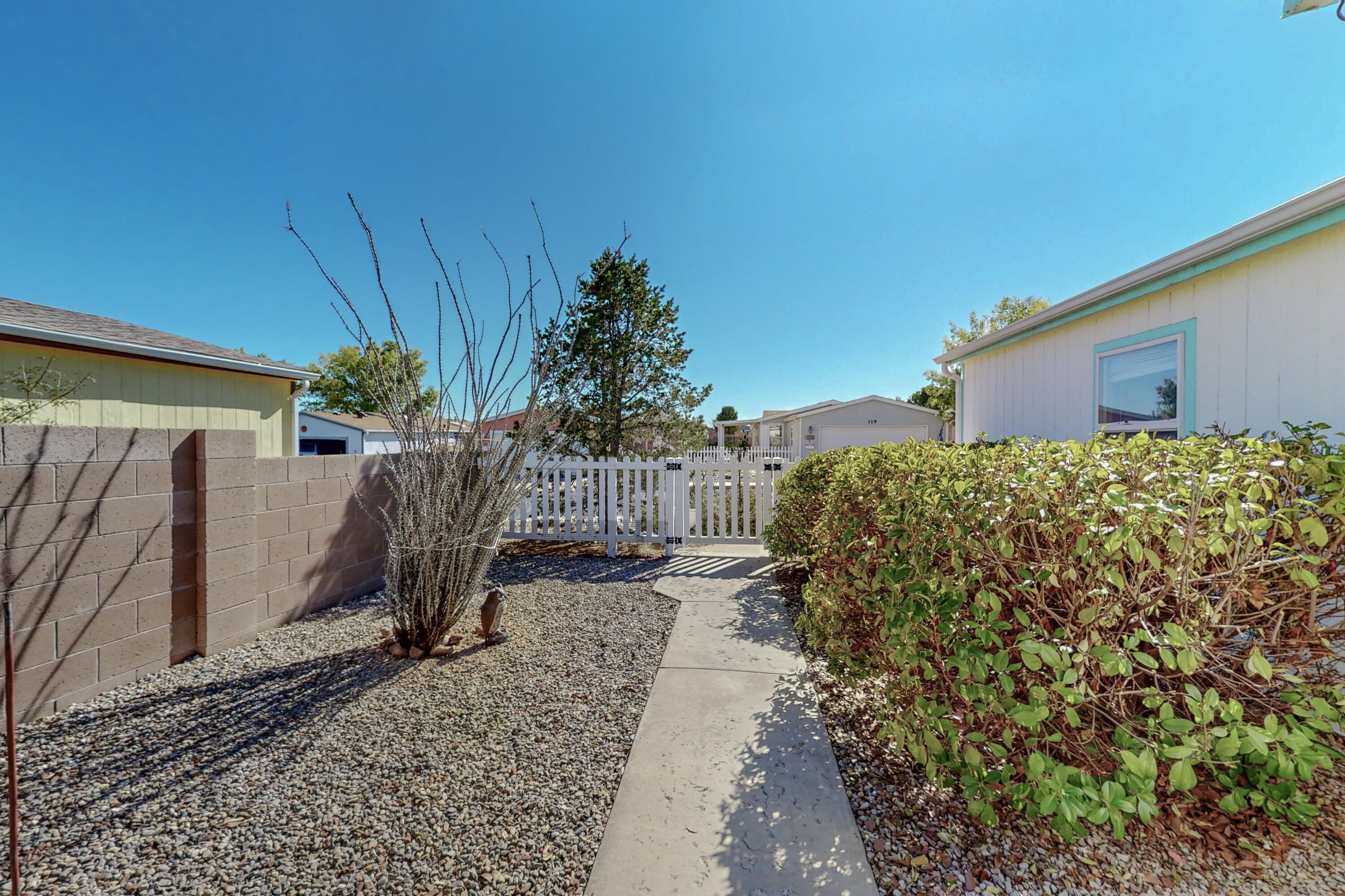 118 Sunrise Bluffs Drive